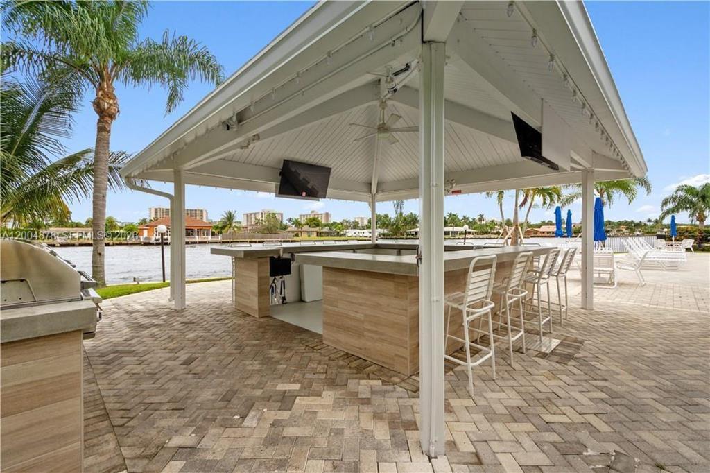 Foto de propiedad en 6207 Bay Club Drive 1, Fort Lauderdale, FL 33308 Fort Lauderdale con MLS# 