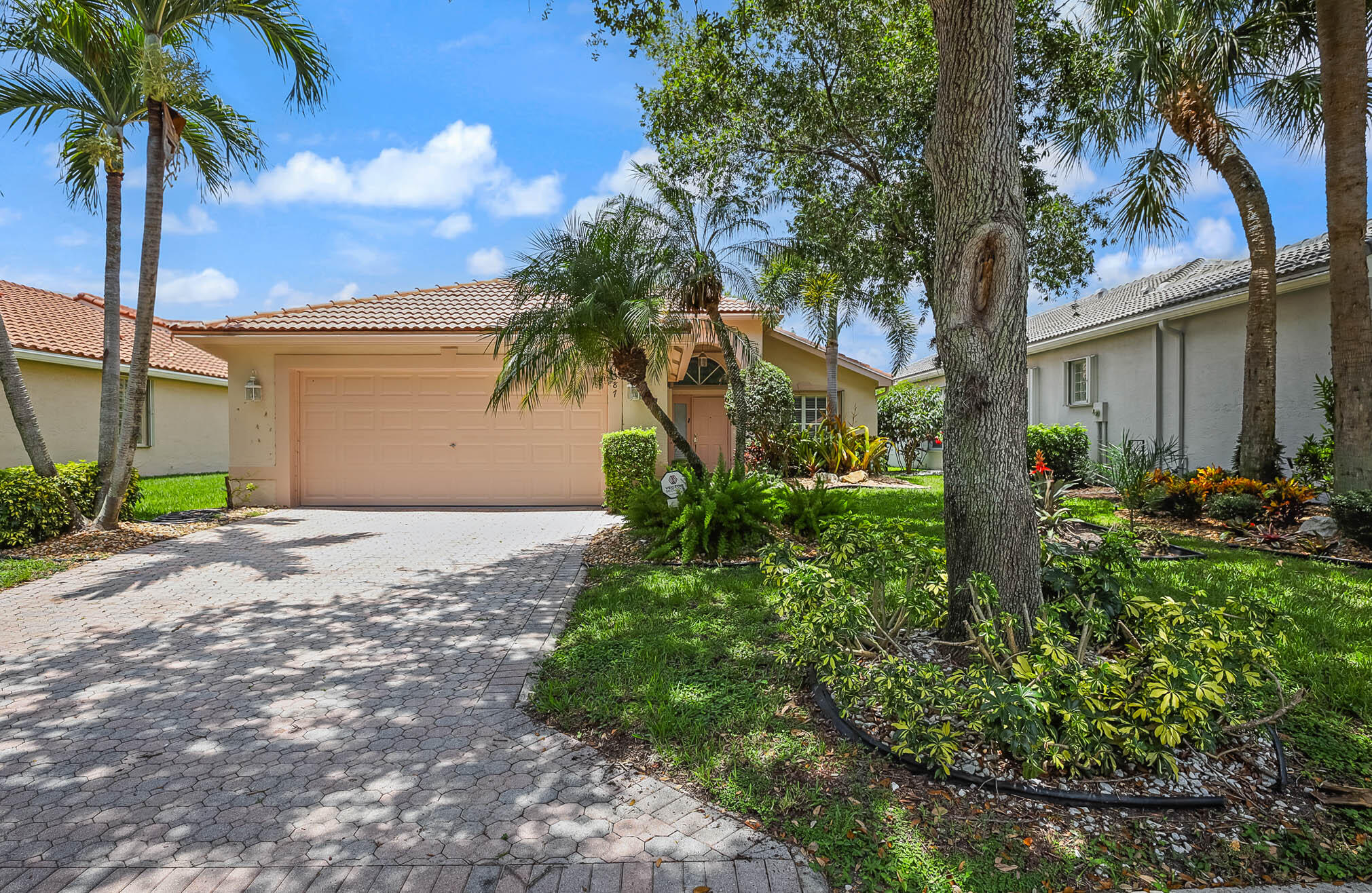 Foto de propiedad en 7387 Tonga Court, Boynton Beach, FL 33437 Boynton Beach con MLS# 