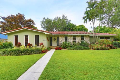 Foto de propiedad en 7850 SW 160th Street, Palmetto Bay, FL 33157 Palmetto Bay con MLS# 