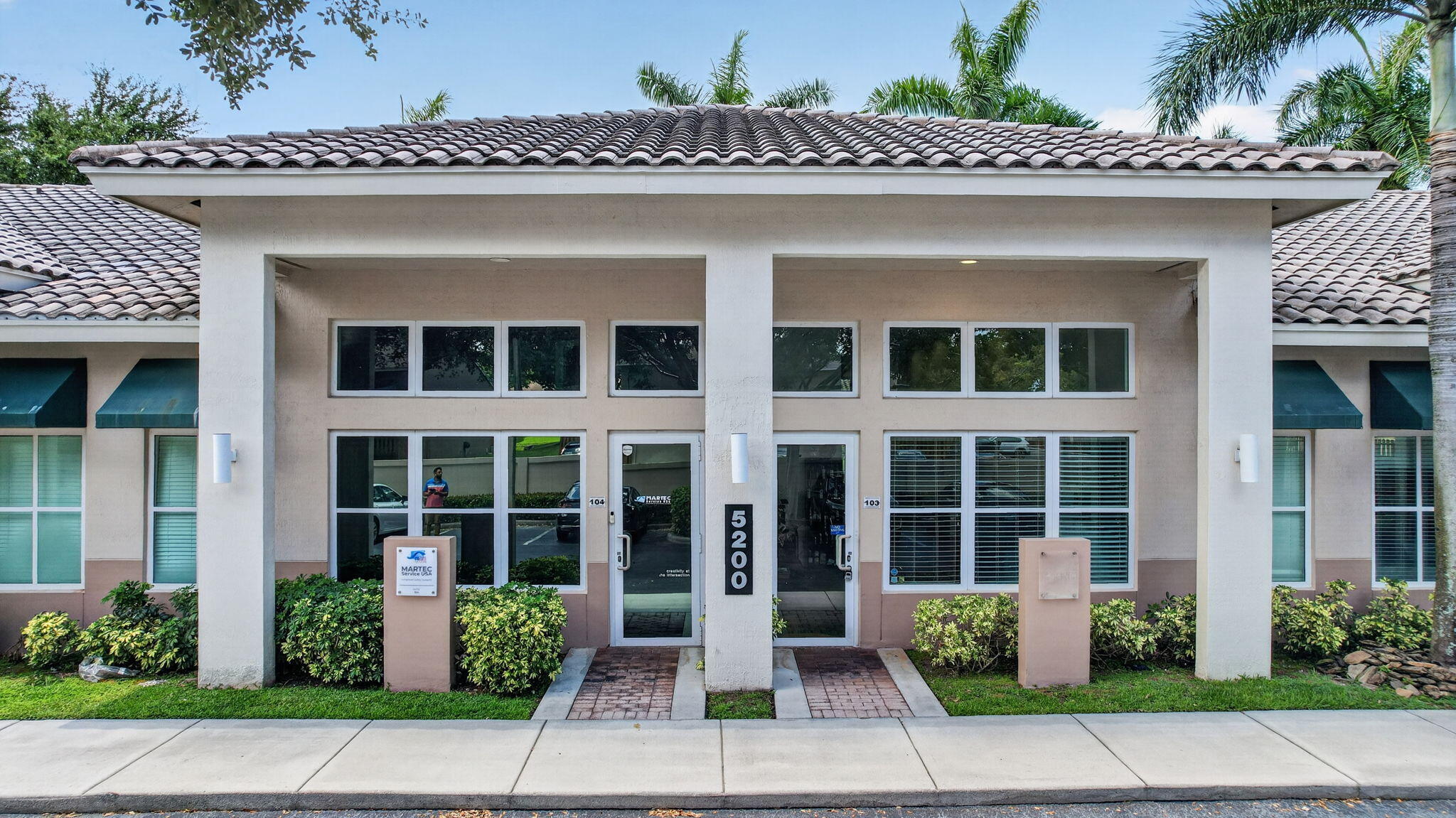 Foto de propiedad en 5200 S University Drive 103a, Davie, FL Davie con MLS# 
