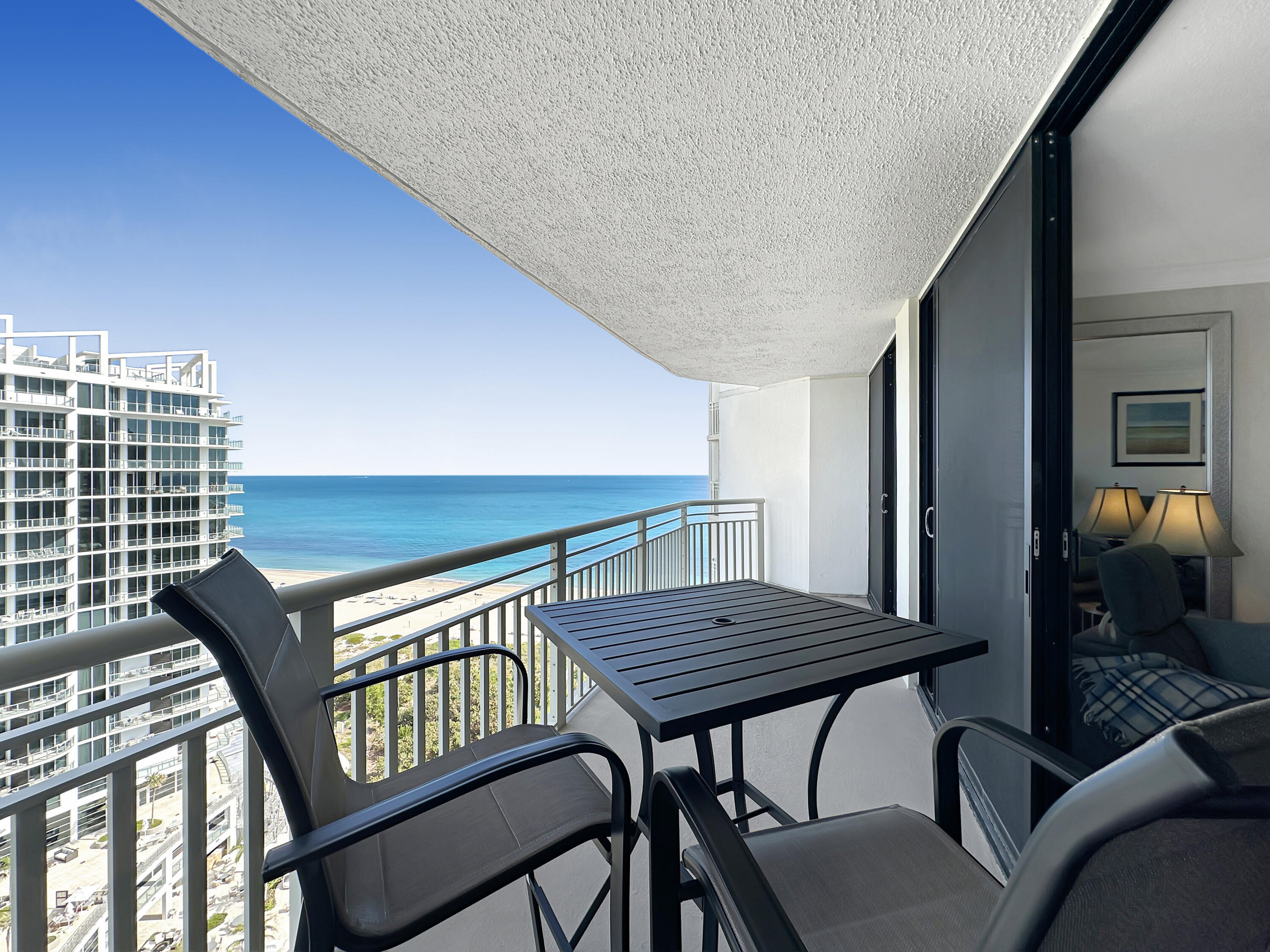 Foto de propiedad en 3000 N Ocean Drive 20 B, Singer Island, FL 33404 Singer Island con MLS# 