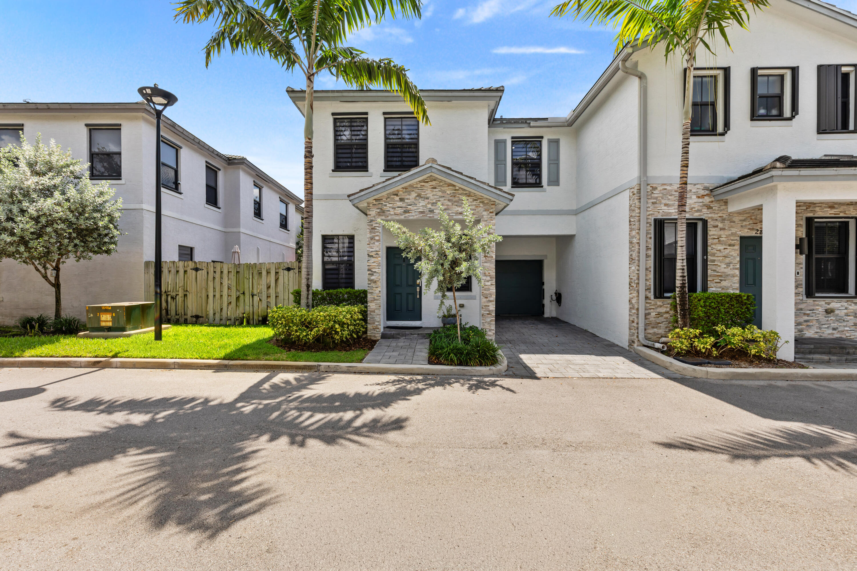 Foto de propiedad en 2820 SW 17th Avenue, Fort Lauderdale, FL 33315 Fort Lauderdale con MLS# 