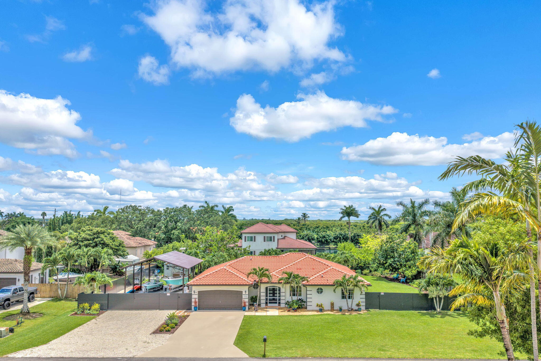 Foto de propiedad en 20438 SW 327th Street, Homestead, FL 33030 Homestead con MLS# 