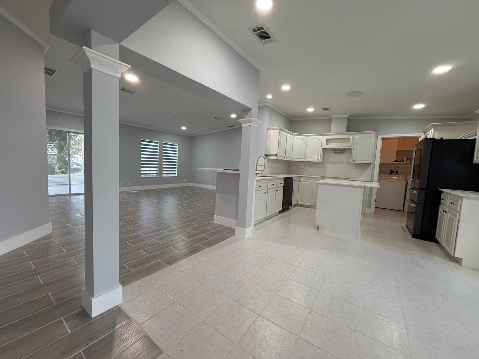 Foto de propiedad en 4165 3rd Court, Atlantis, FL 33462 Atlantis con MLS# 