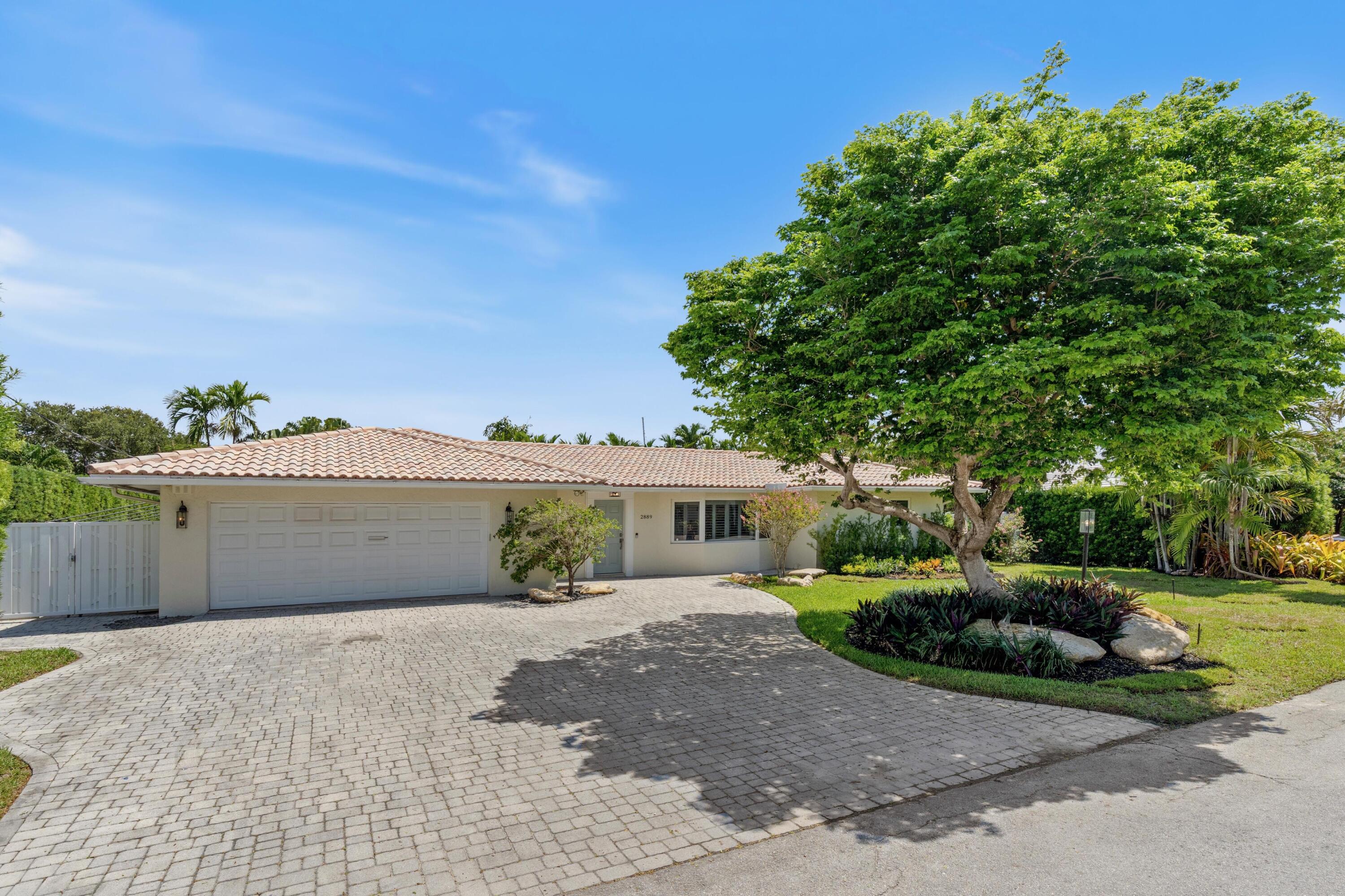Foto de propiedad en 2889 NE 26th Street, Fort Lauderdale, FL 33305 Fort Lauderdale con MLS# 