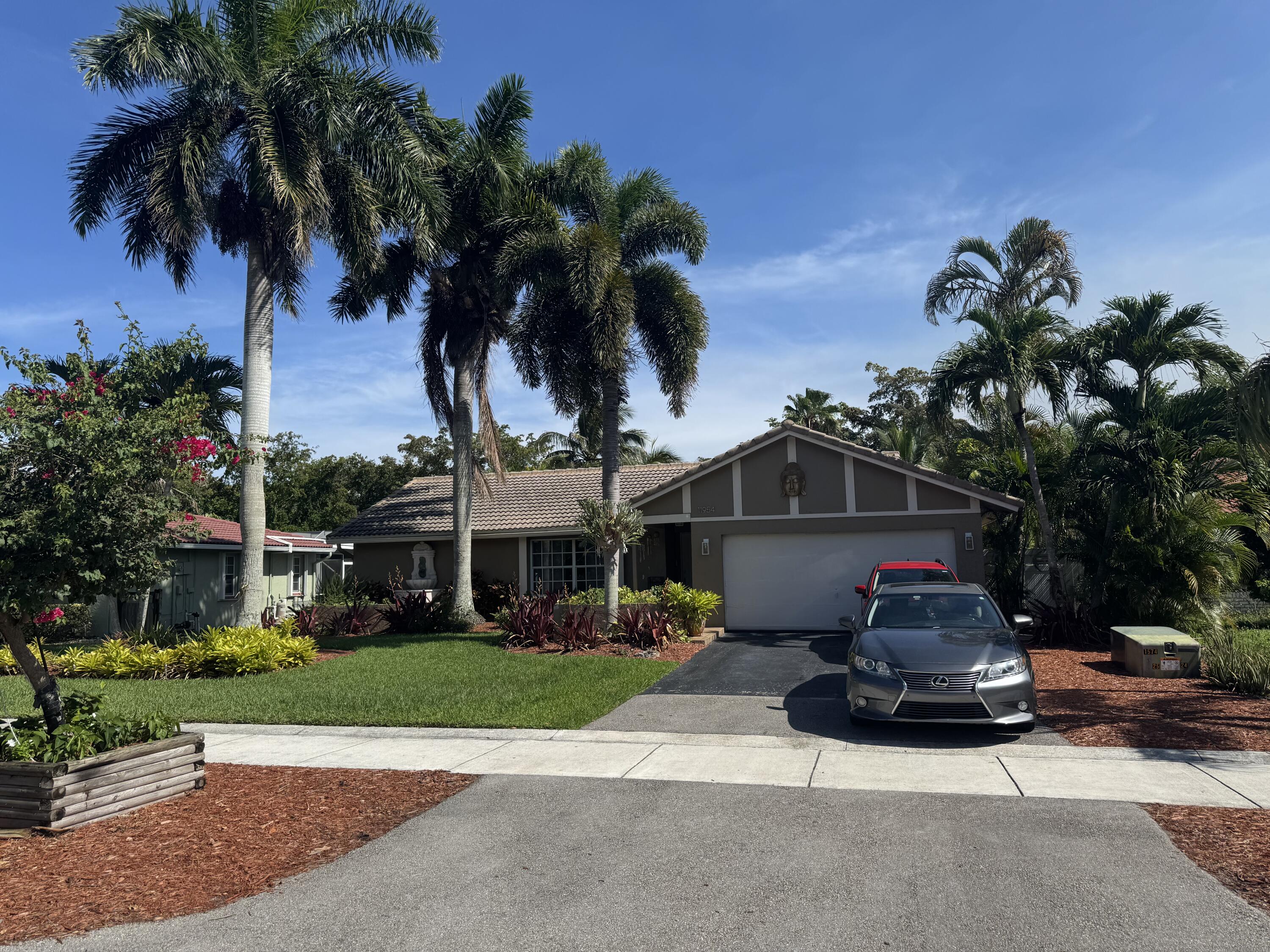 Foto de propiedad en 11954 NW 24th Street, Coral Springs, FL 33065 Coral Springs con MLS# 