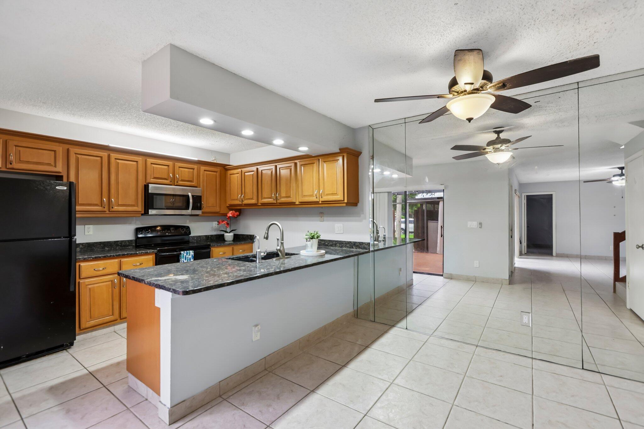Foto de propiedad en 1176 SW 118th Terrace, Davie, FL 33325 Davie con MLS# 