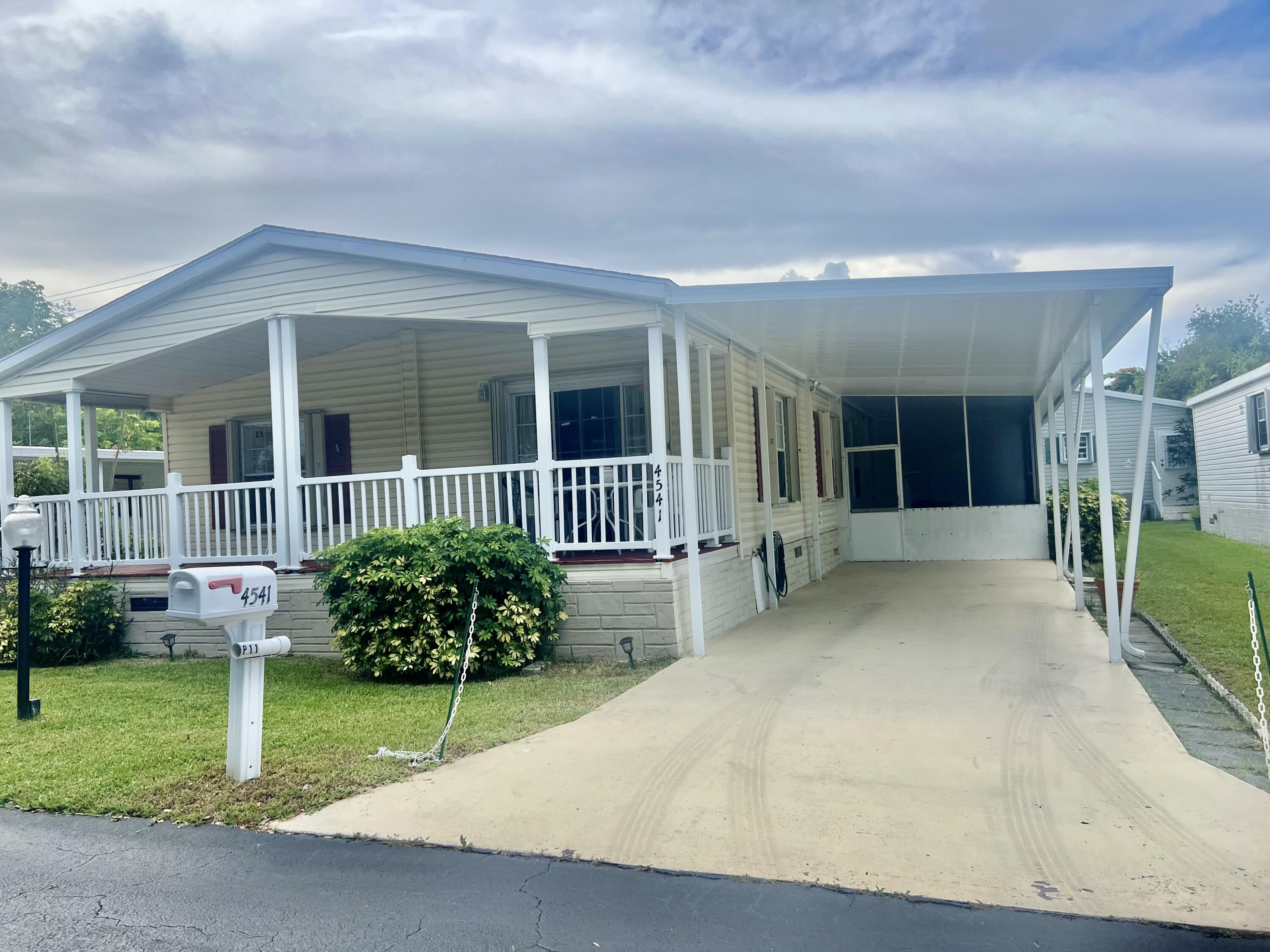 Foto de propiedad en 4541 NW 67th Place P-11, Coconut Creek, FL 33073 Coconut Creek con MLS# 