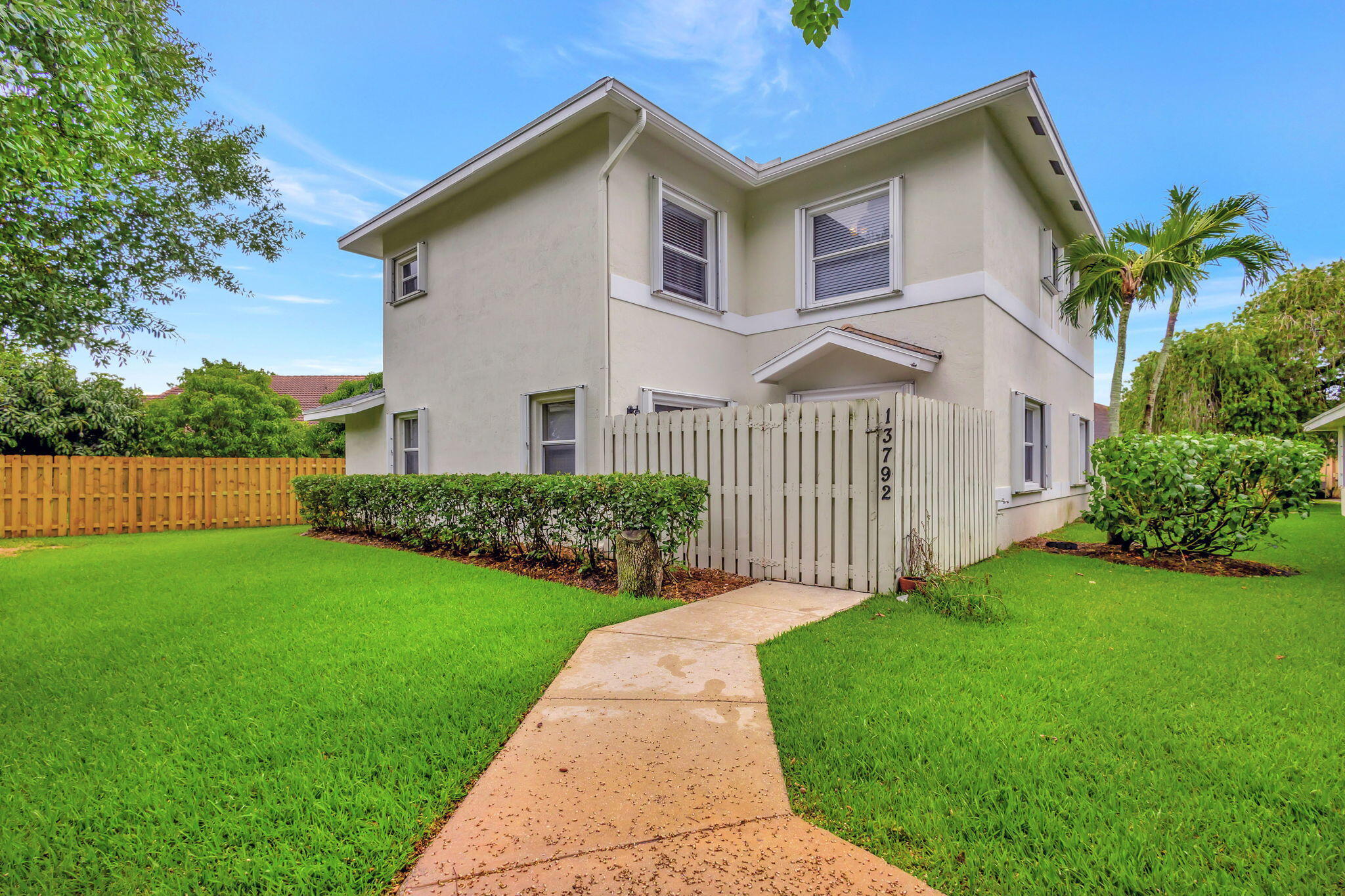 Foto de propiedad en 13792 Yarmouth Drive, Wellington, FL 33414 Wellington con MLS# 
