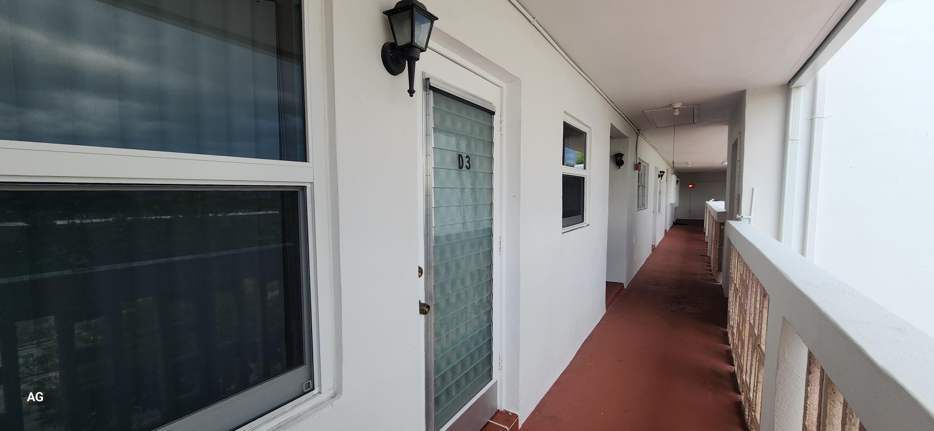 15 SE 13th ST unit D3 - top floor fully furnished turn key condo