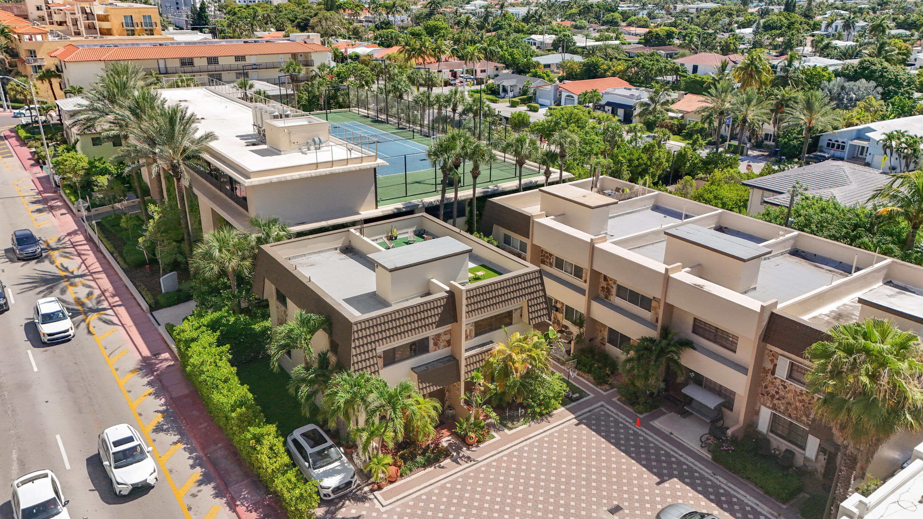 Foto de propiedad en 8956 Collins Avenue 4, Surfside, FL 33154 Surfside con MLS# 