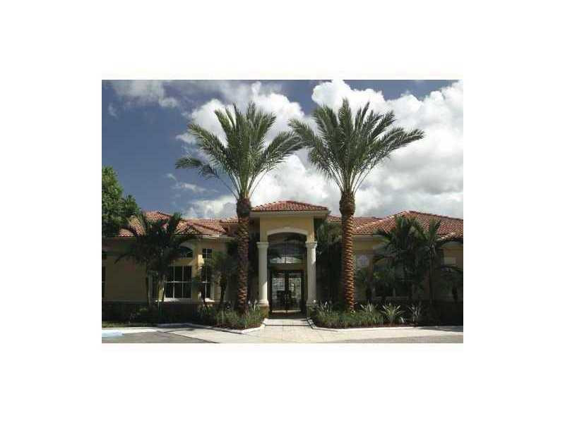 Foto de propiedad en 9630 NW 2nd Street 107, Pembroke Pines, FL 33024 Pembroke Pines con MLS# 