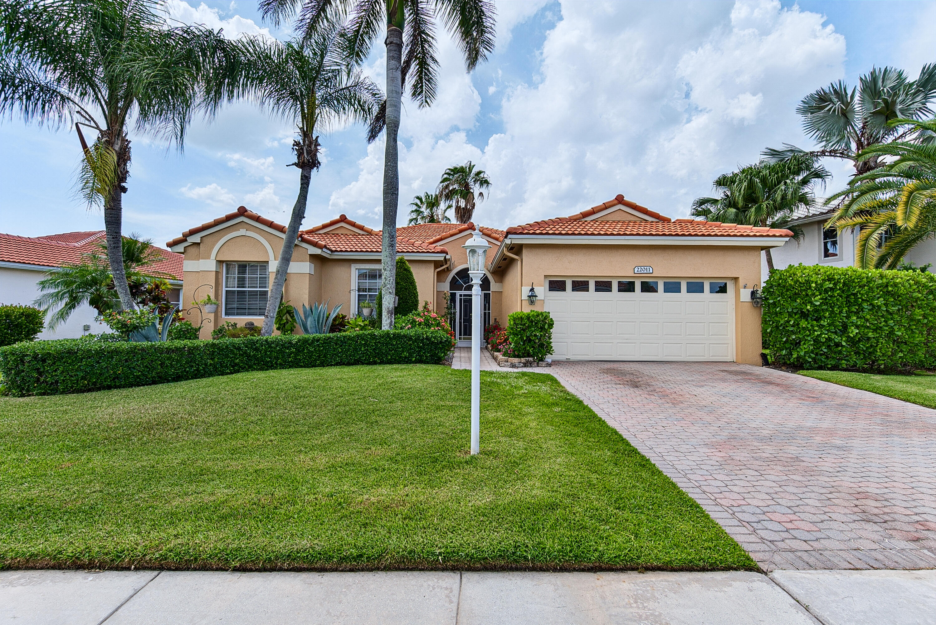 Foto de propiedad en 22011 Palm Grass Drive, Boca Raton, FL 33428 Boca Raton con MLS# 