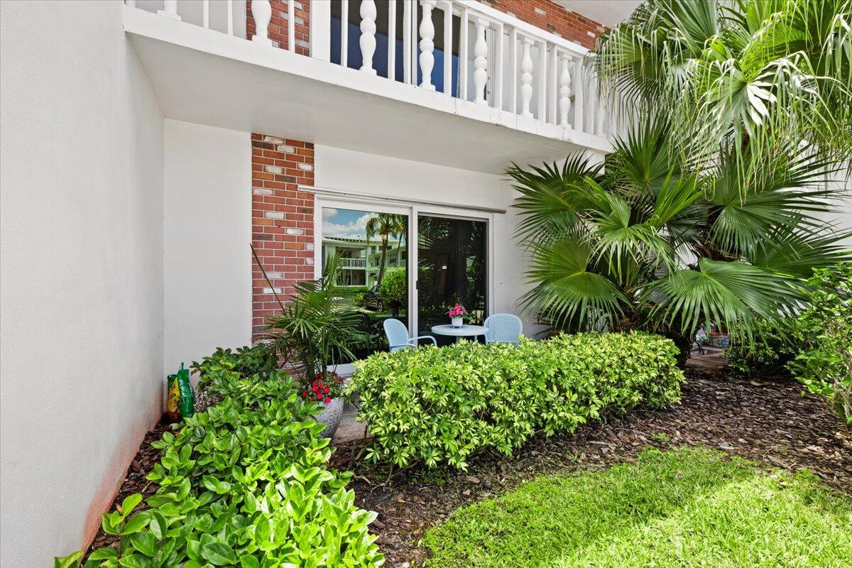 Foto de propiedad en 4501 S Ocean Boulevard F2, South Palm Beach, FL 33480 South Palm Beach con MLS# 