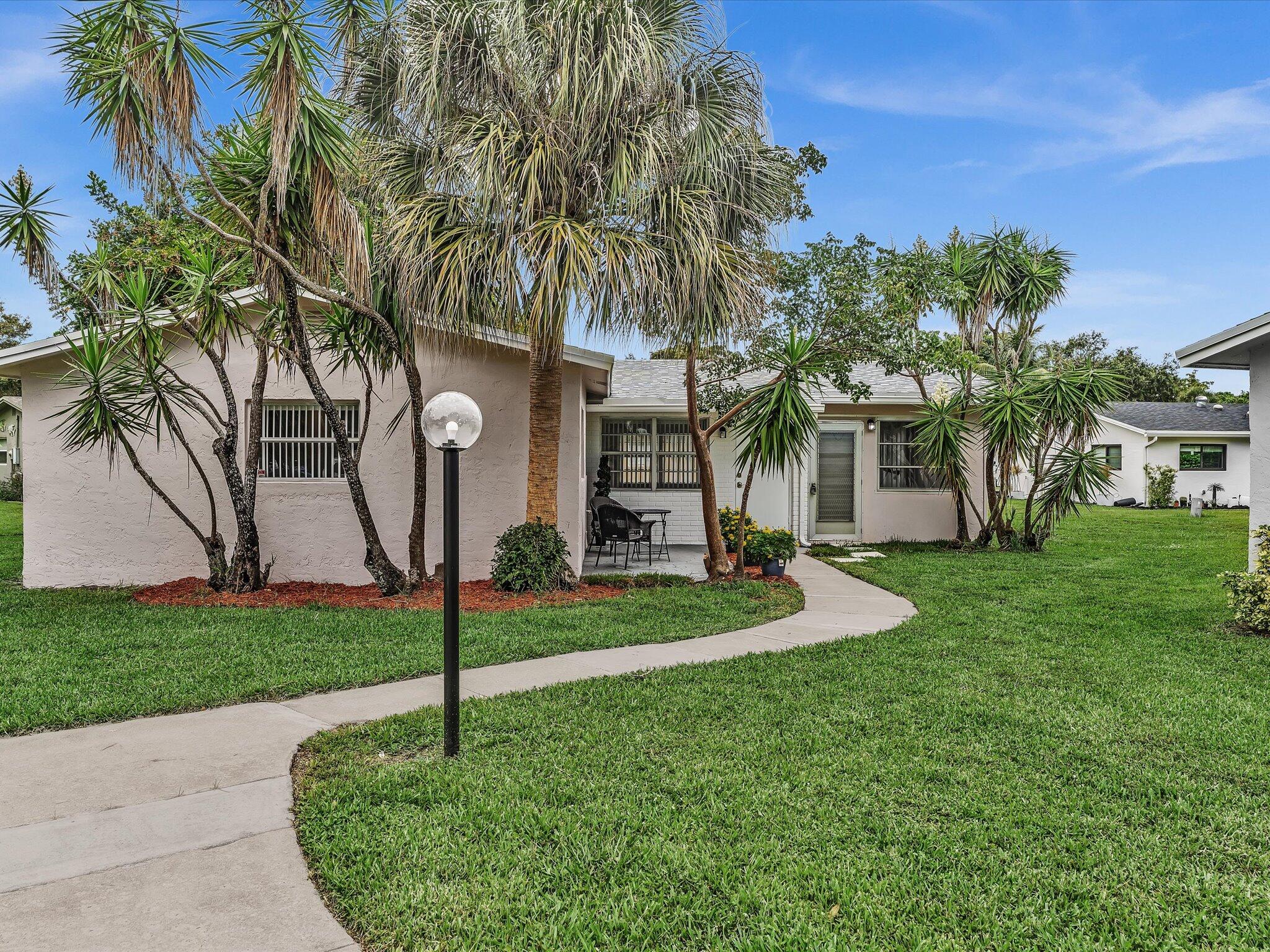 Foto de propiedad en 3629 SW Natura Avenue, Deerfield Beach, FL 33441 Deerfield Beach con MLS# 