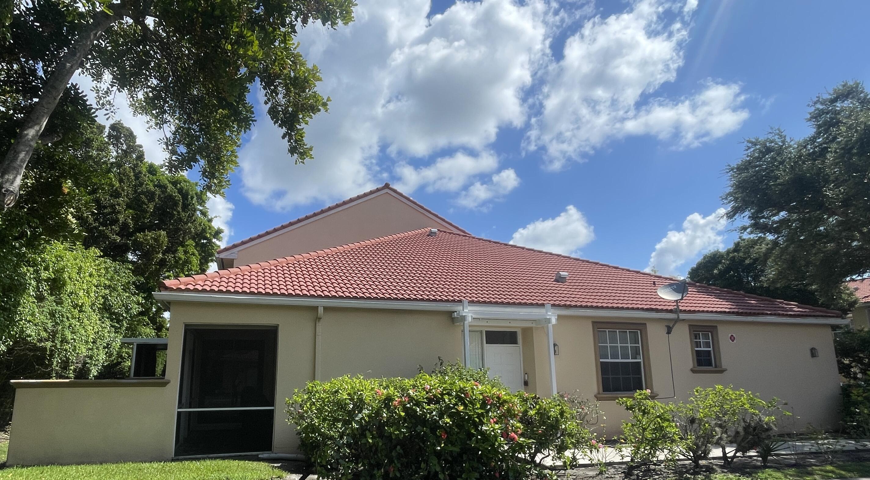 Foto de propiedad en 9858 Royal Palm Boulevard 3-14, Coral Springs, FL 33065 Coral Springs con MLS# 