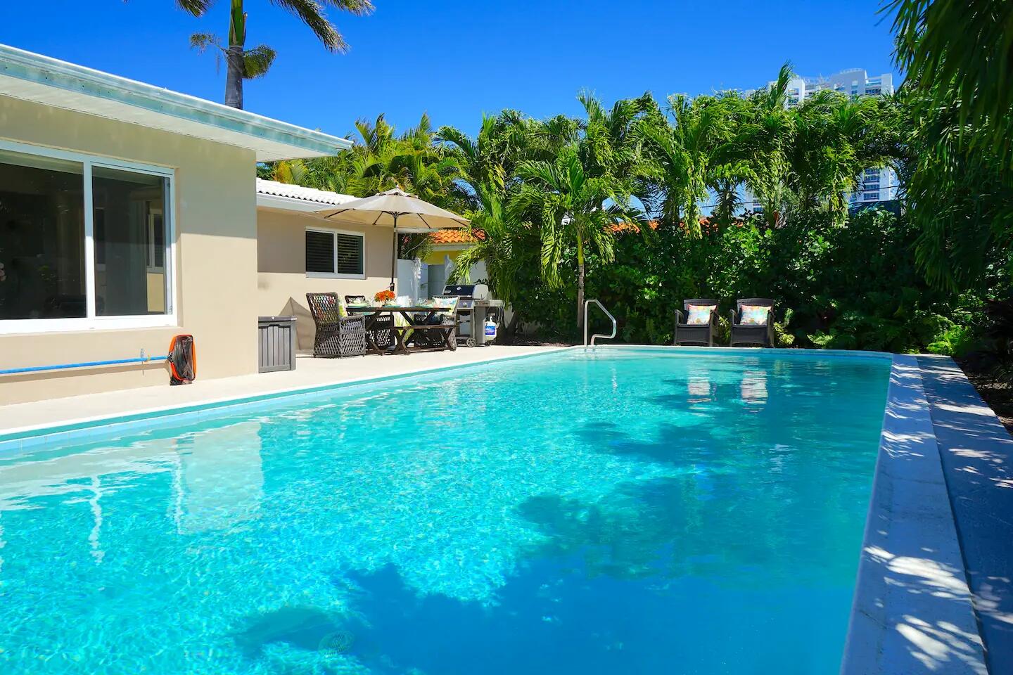 Foto de propiedad en 2060 Coco Palm Place, Lauderdale-By-The-Sea, FL 33062 Lauderdale-By-The-Sea con MLS# 