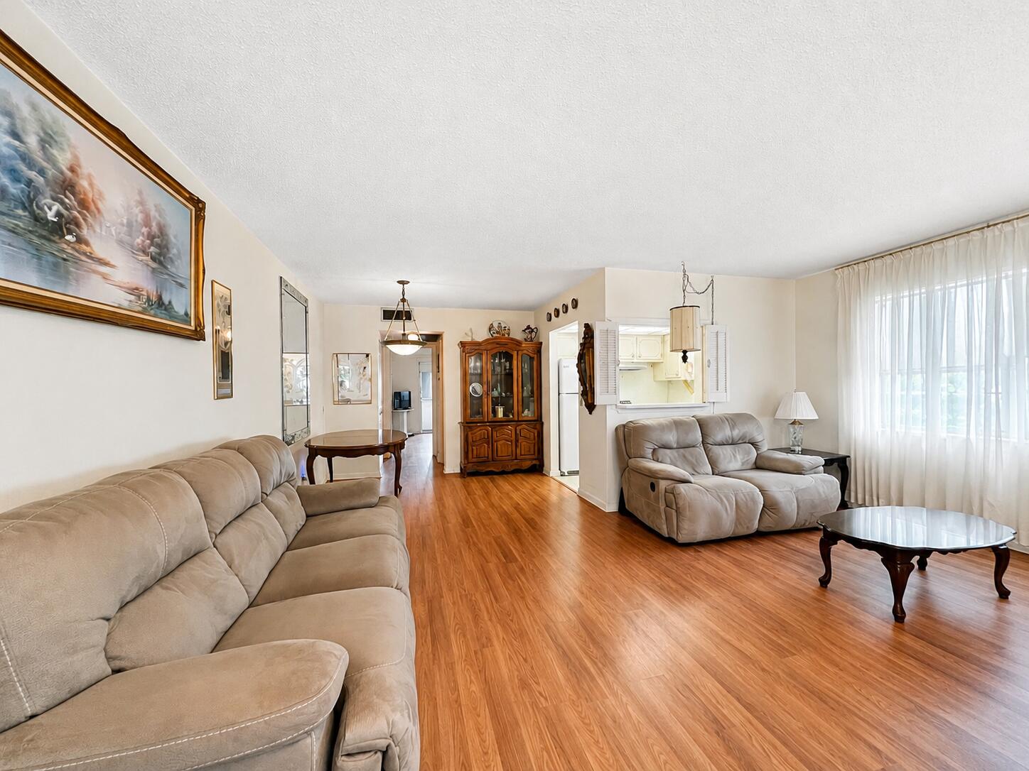 Lovely Corner Condo in 55+ Century Village! Close to Hastings Fitness Center and the Dorchester Pool!
Public