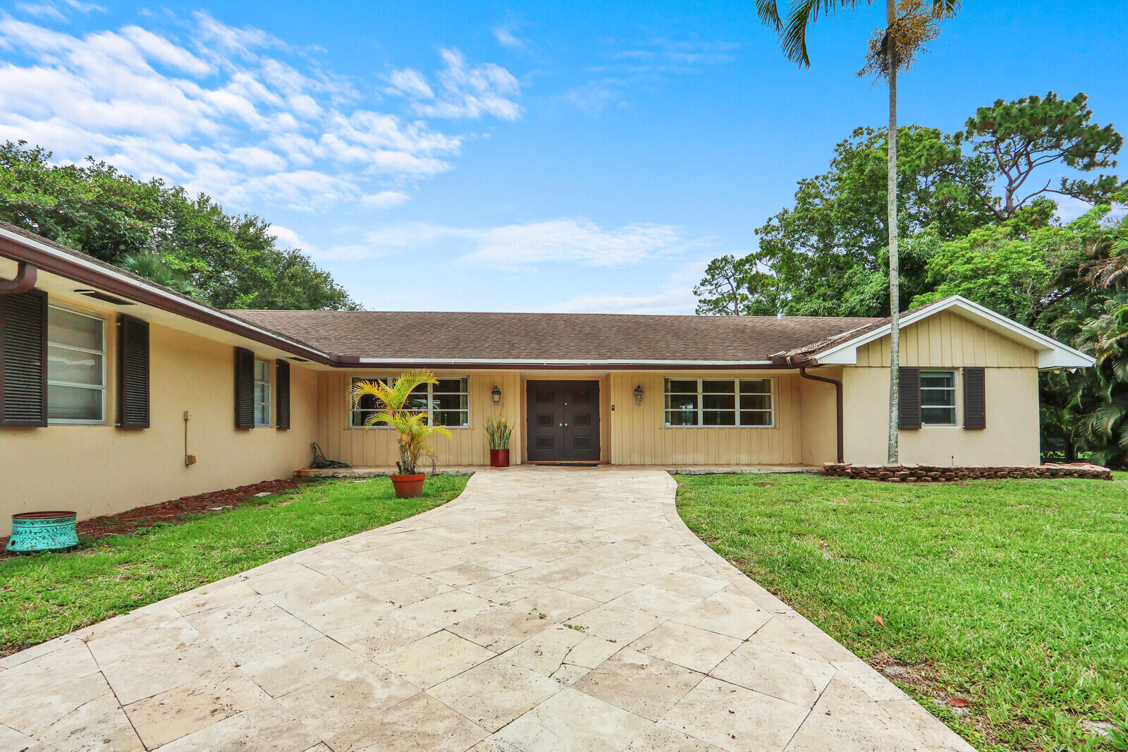 Foto de propiedad en 4529 Square Lake Drive, Palm Beach Gardens, FL 33418 Palm Beach Gardens con MLS# 