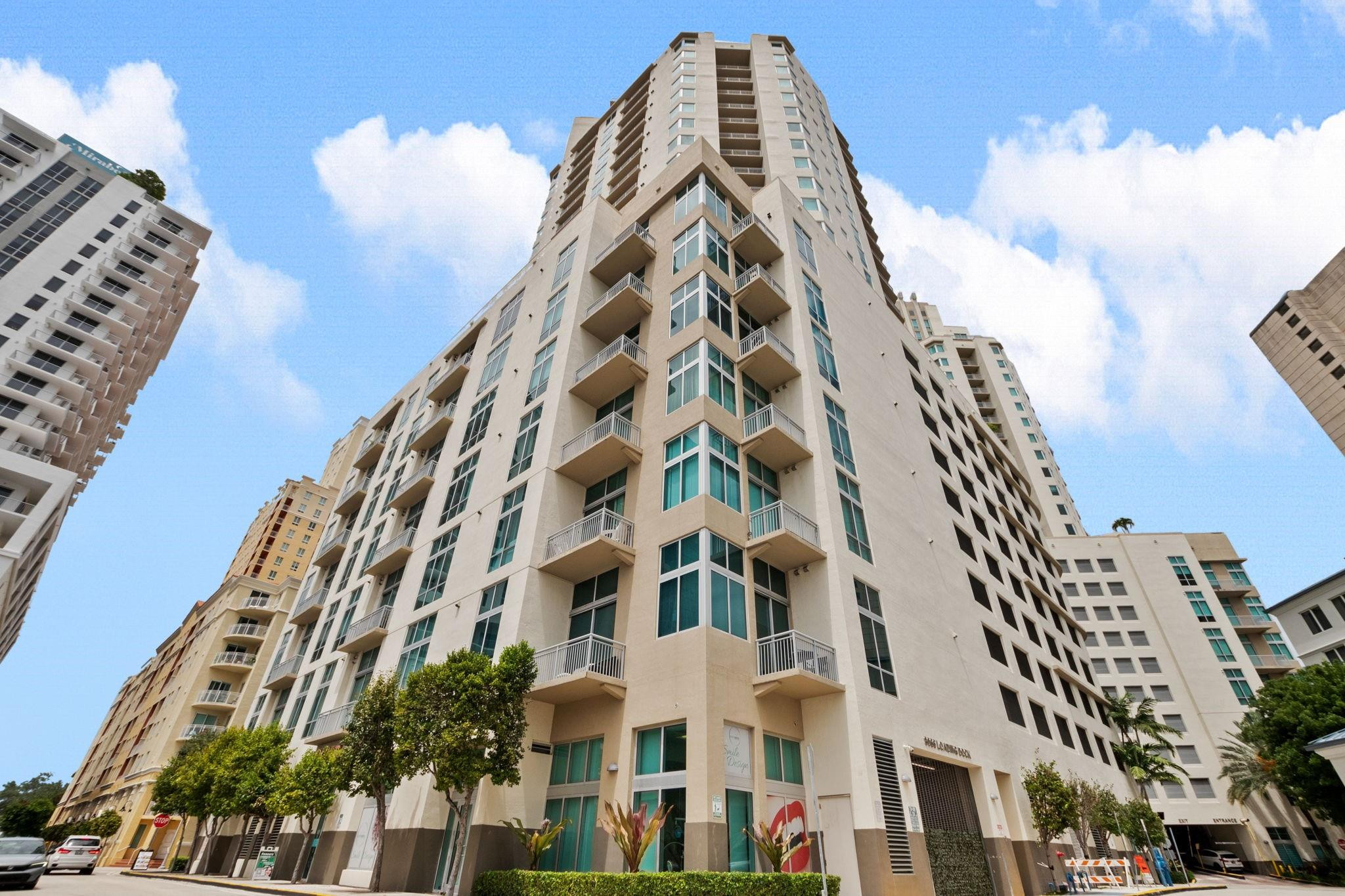 Foto de propiedad en 9066 SW 73rd Court 701, Miami, FL 33156 Miami con MLS# 