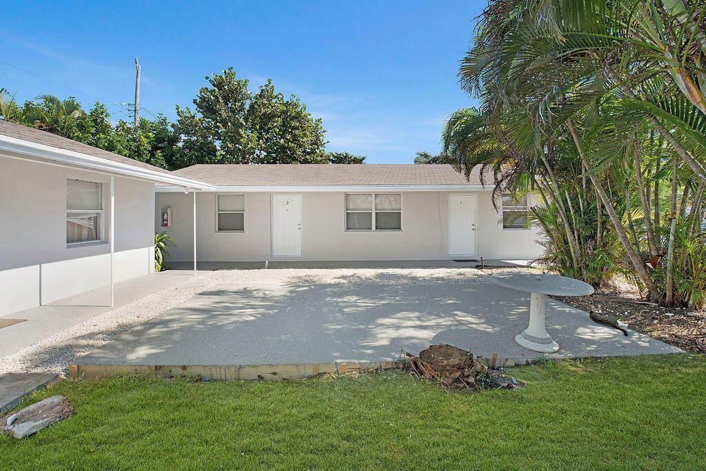 Foto de propiedad en 1883 Smith Drive 2, Juno Ridge, FL 33408 Juno Ridge con MLS# 