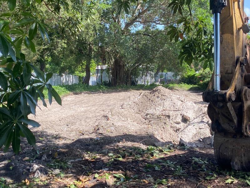 Foto de propiedad en 2021 NW 87th Street, Miami, FL 33147 Miami con MLS# 