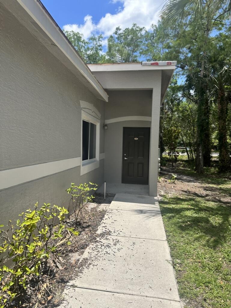 Foto de propiedad en 220 Crestwood Circle 106, Royal Palm Beach, FL 33411 Royal Palm Beach con MLS# 