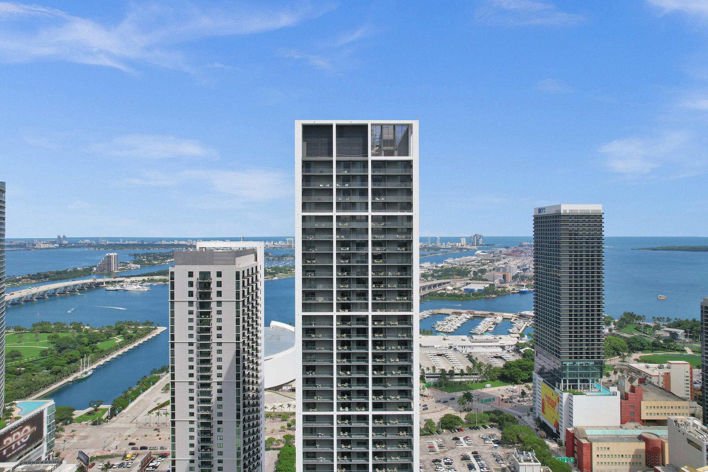 Foto de propiedad en 601 NE 1st Avenue 4712, Miami, FL 33132 Miami con MLS# 