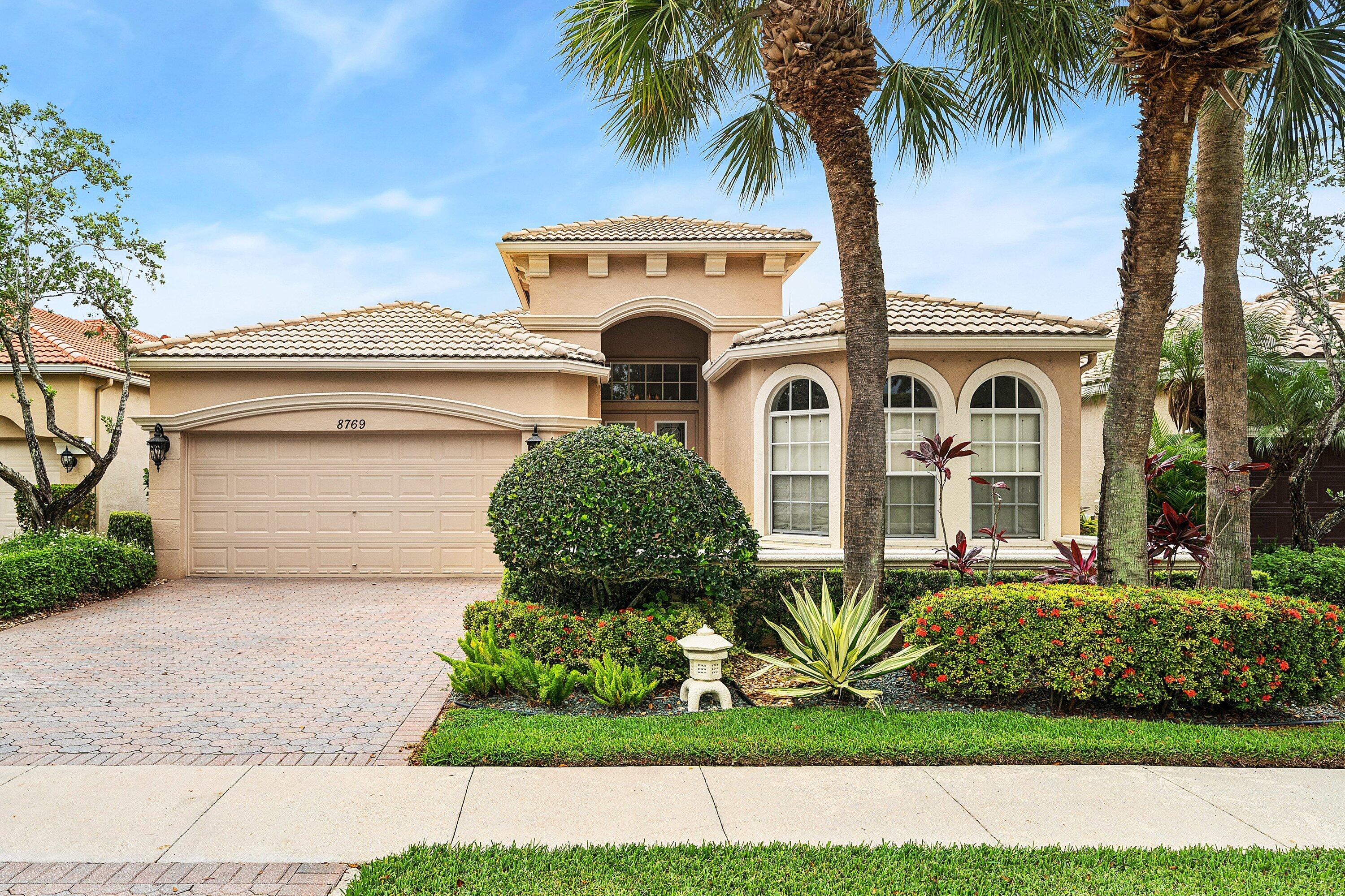Foto de propiedad en 8769 Via Grande E, Wellington, FL 33411 Wellington con MLS# 