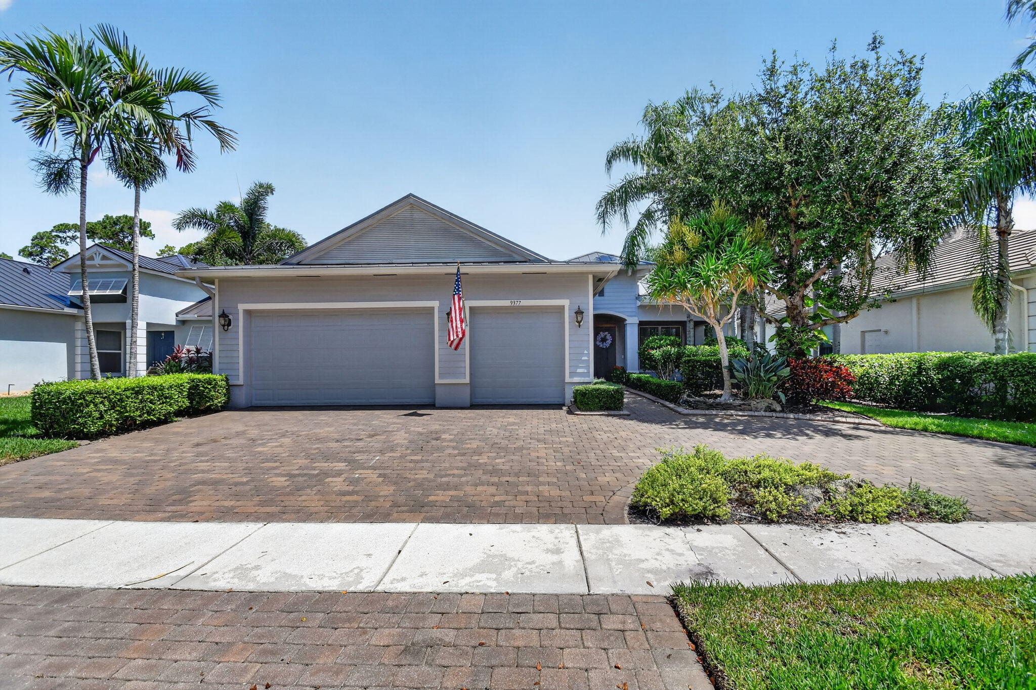 Foto de propiedad en 9377 Madewood Court, Royal Palm Beach, FL 33411 Royal Palm Beach con MLS# 