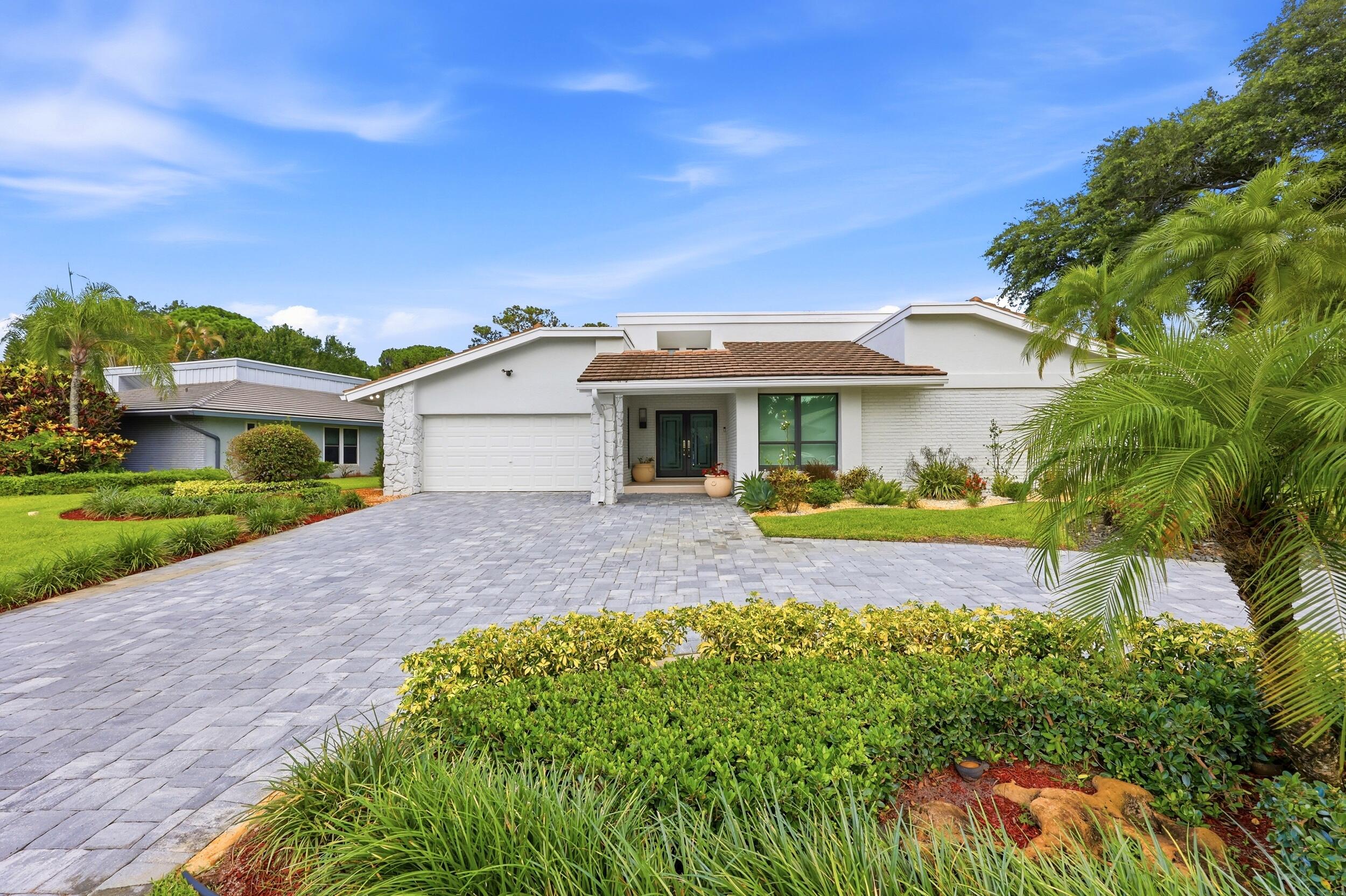 Foto de propiedad en 624 W Lakewoode Circle W, Delray Beach, FL 33445 Delray Beach con MLS# 