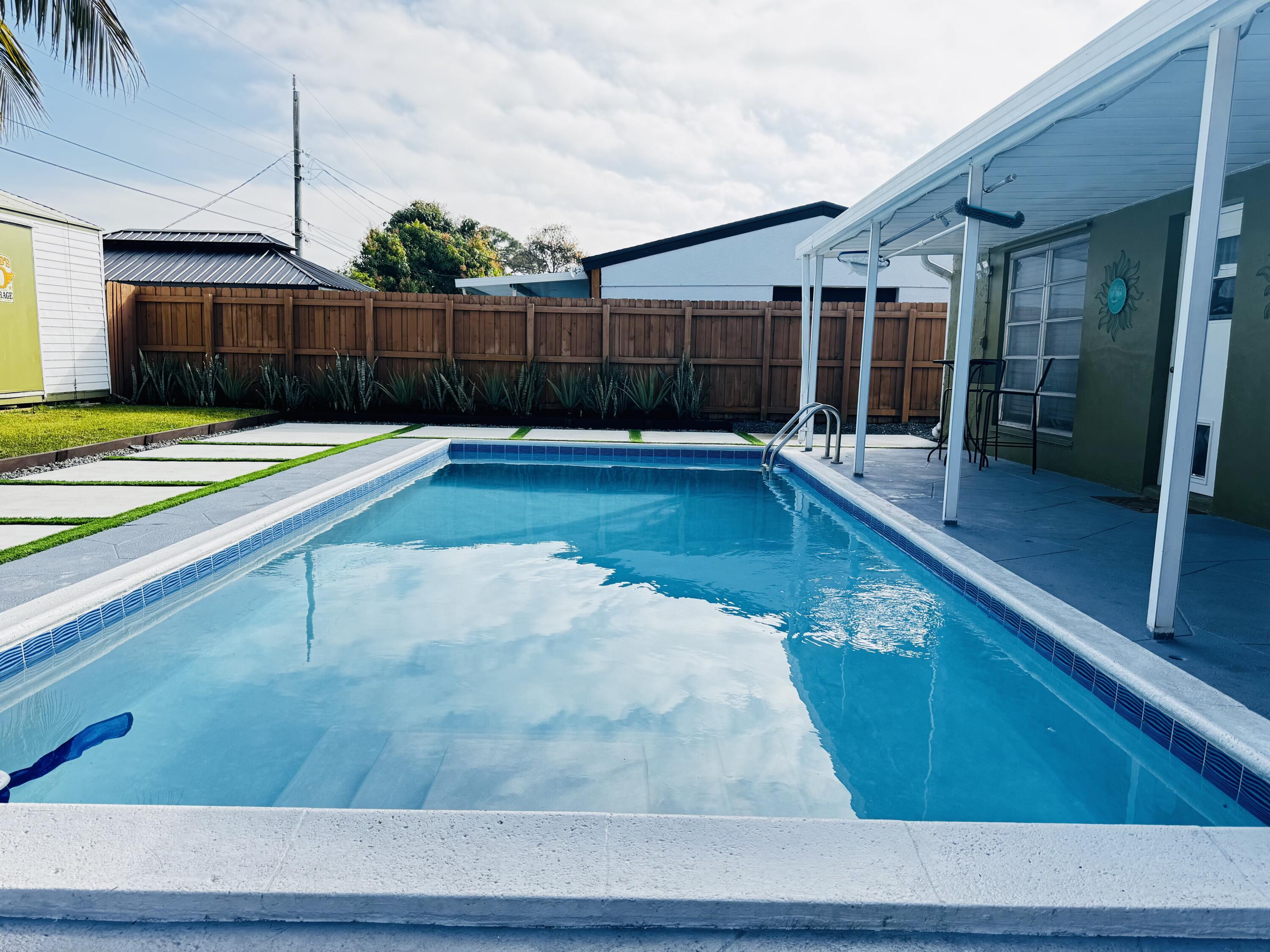 Foto de propiedad en 7161 Sheridan Street, Hollywood, FL 33024 Hollywood con MLS# 