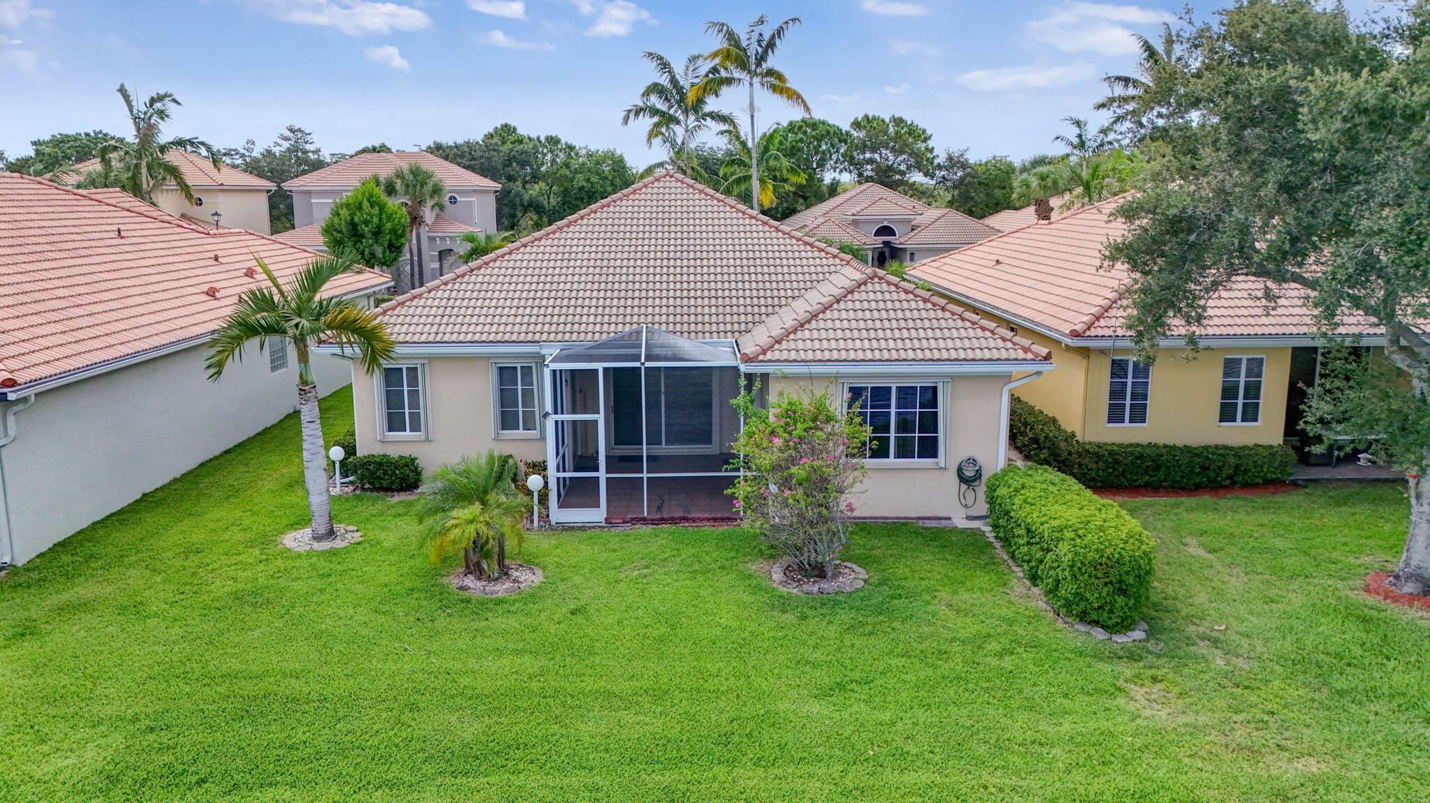 Foto de propiedad en 2332 Curley Cut, Royal Palm Beach, FL 33411 Royal Palm Beach con MLS# 