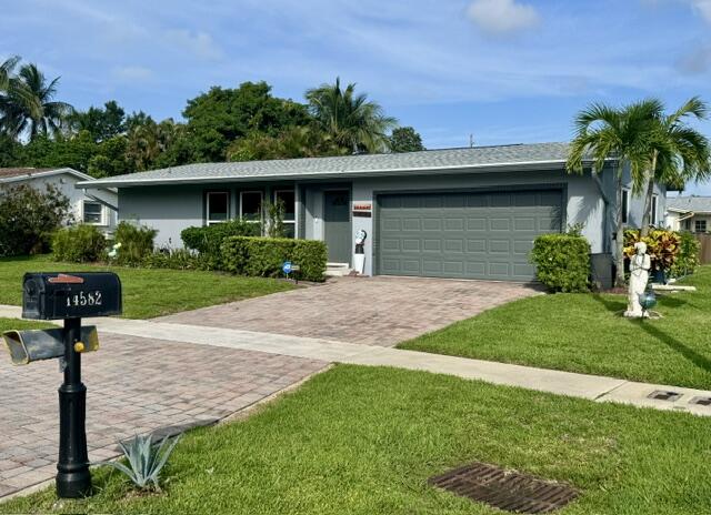 Foto de propiedad en 14582 Sunny Waters Lane, Delray Beach, FL 33484 Delray Beach con MLS# 