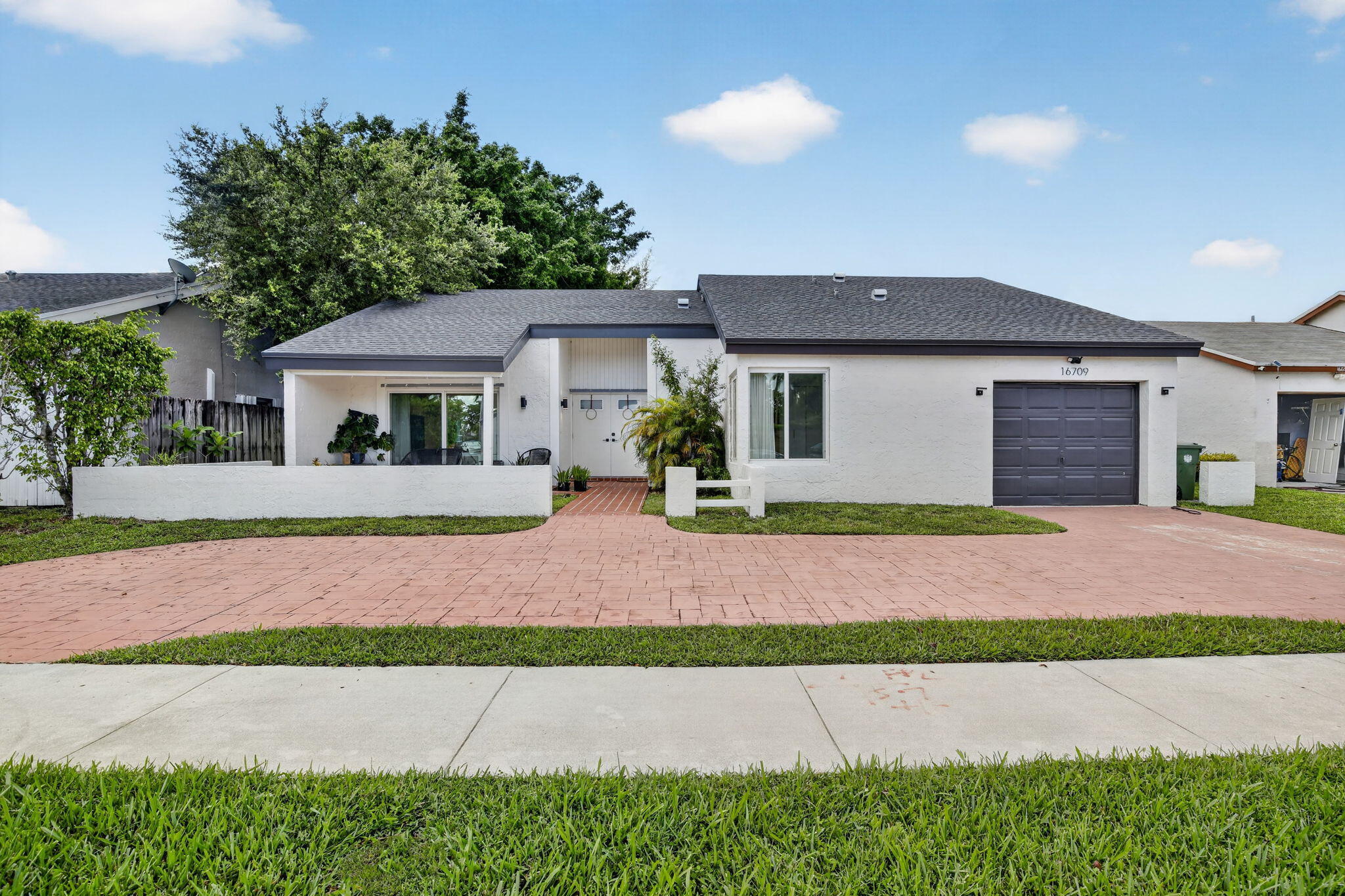 Foto de propiedad en 16709 SW 5th Court, Weston, FL 33326 Weston con MLS# 