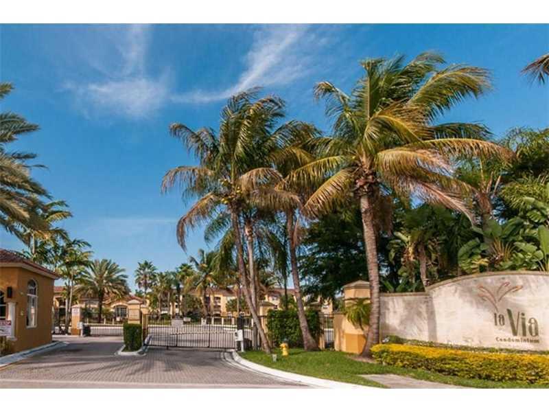Foto de propiedad en 9620 NW 2nd Street 7-201, Pembroke Pines, FL 33024 Pembroke Pines con MLS# 