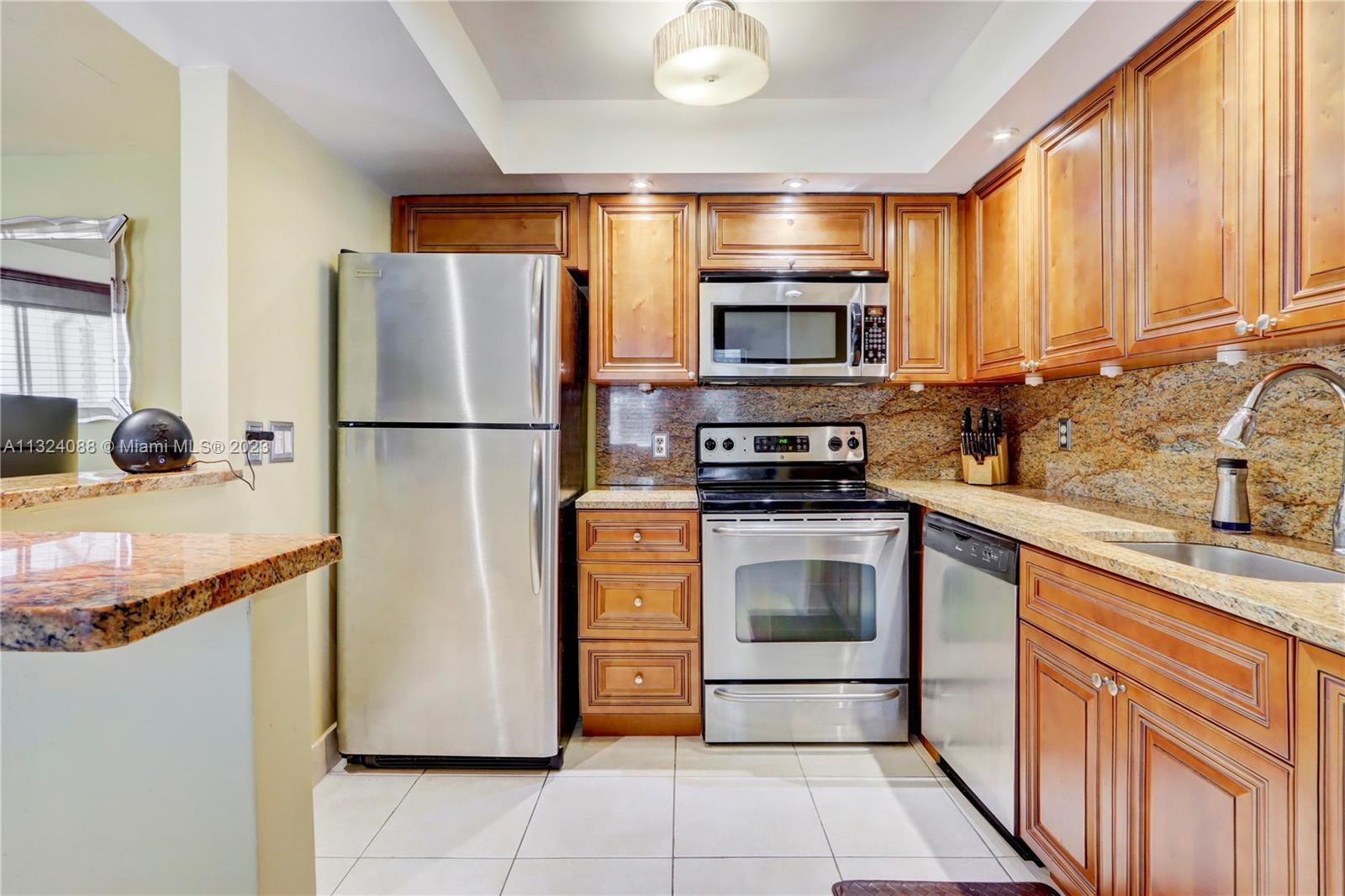 Foto de propiedad en 694 Brittany Park O, Delray Beach, FL 33446 Delray Beach con MLS# 