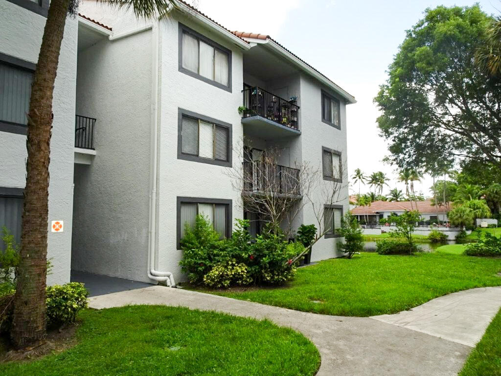 Foto de propiedad en 9122 W Atlantic Boulevard 713, Coral Springs, FL 33071 Coral Springs con MLS# 