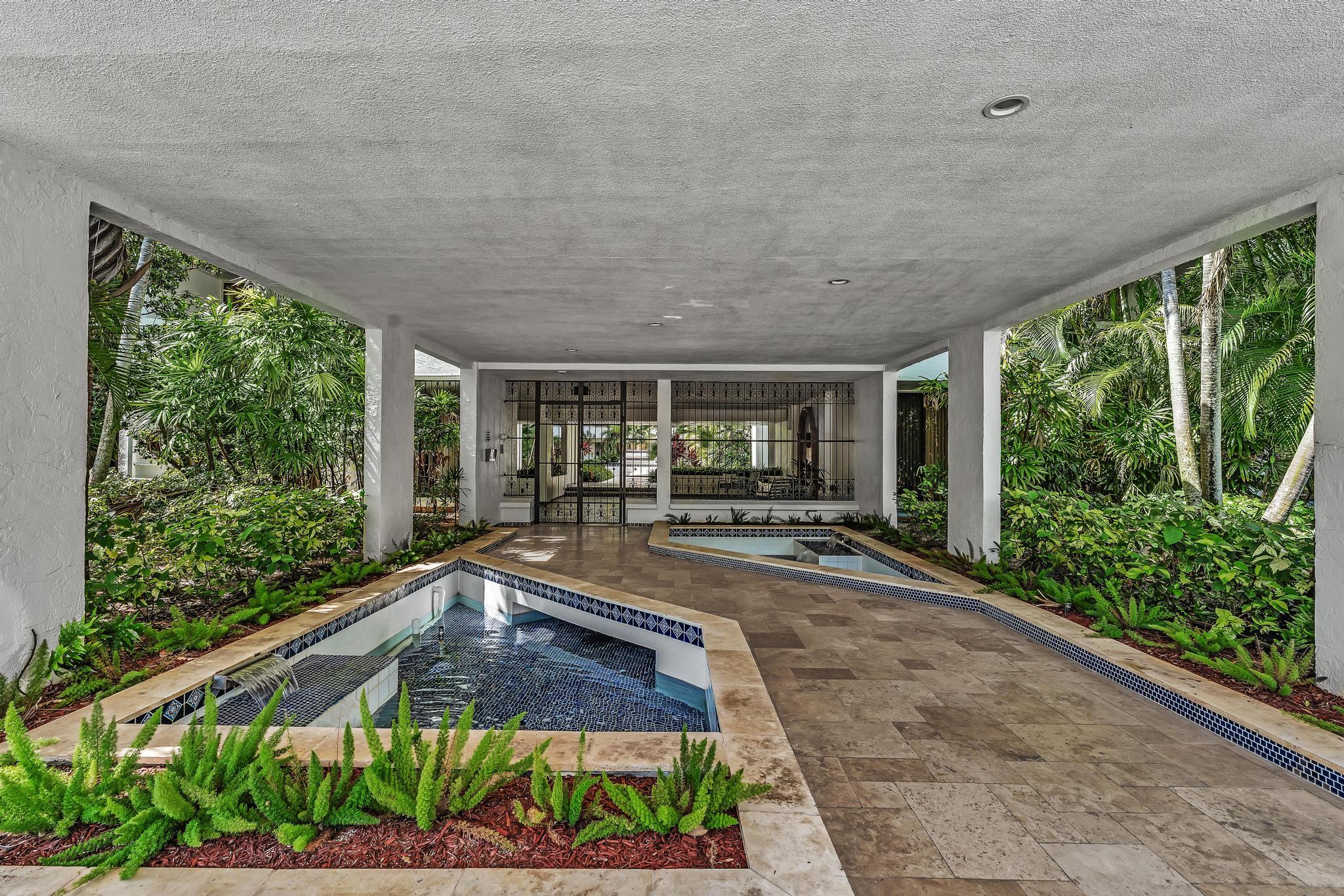 Foto de propiedad en 23200 Camino Del Mar 304, Boca Raton, FL 33433 Boca Raton con MLS# 