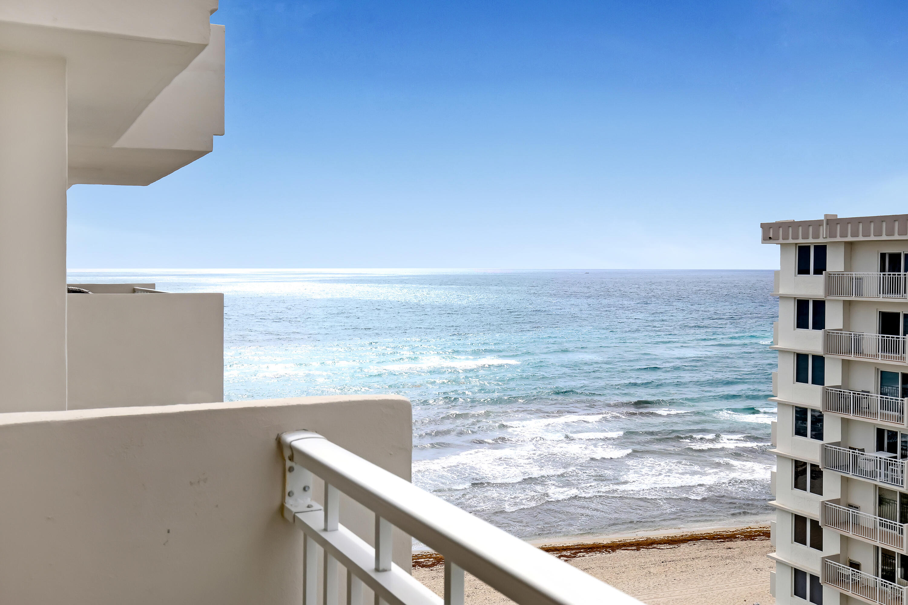 Foto de propiedad en 3221 S Ocean Boulevard 1003, Highland Beach, FL 33487 Highland Beach con MLS# 