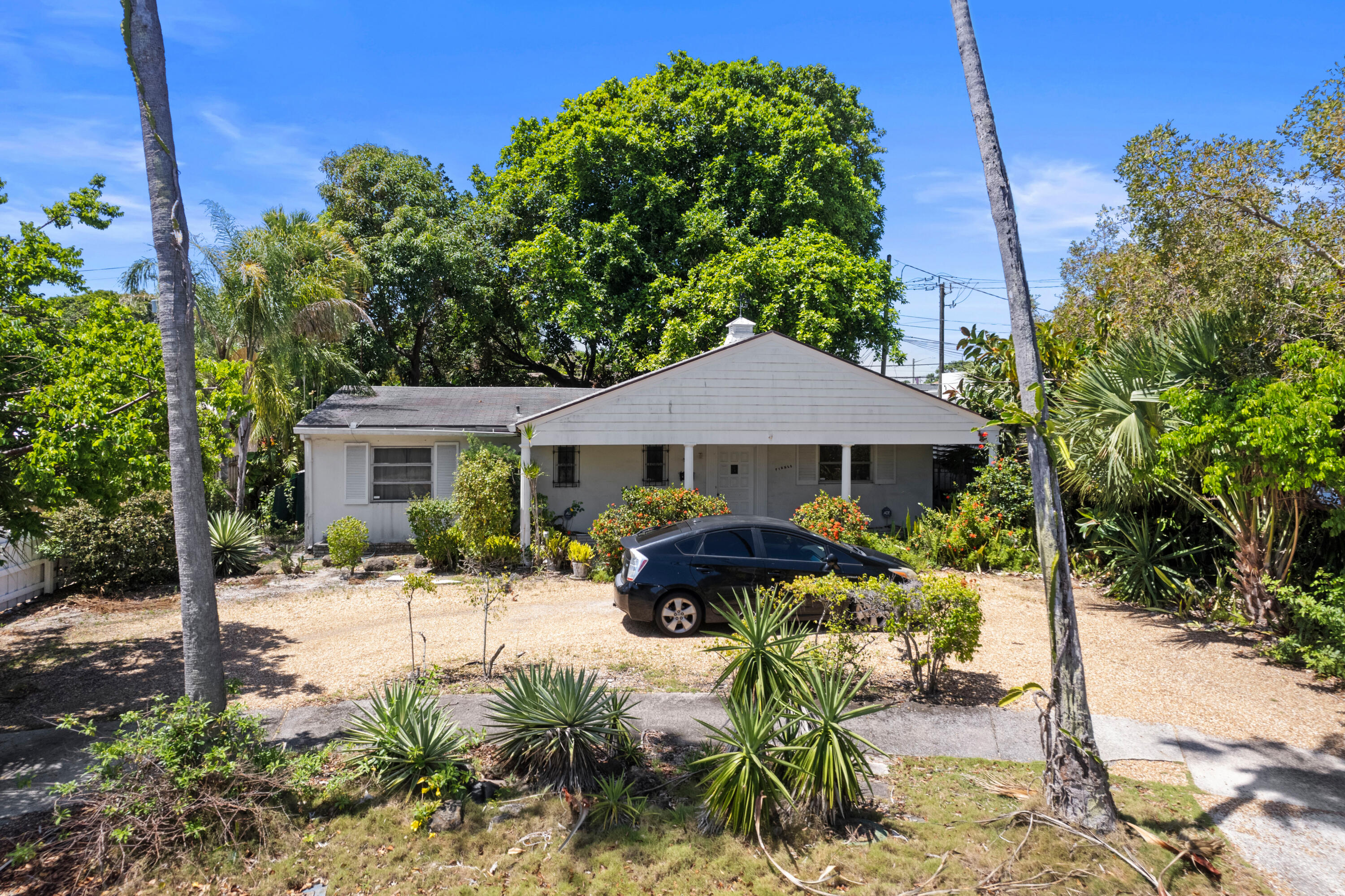 Foto de propiedad en 330 Marlborough Place, West Palm Beach, FL 33405 West Palm Beach con MLS# 