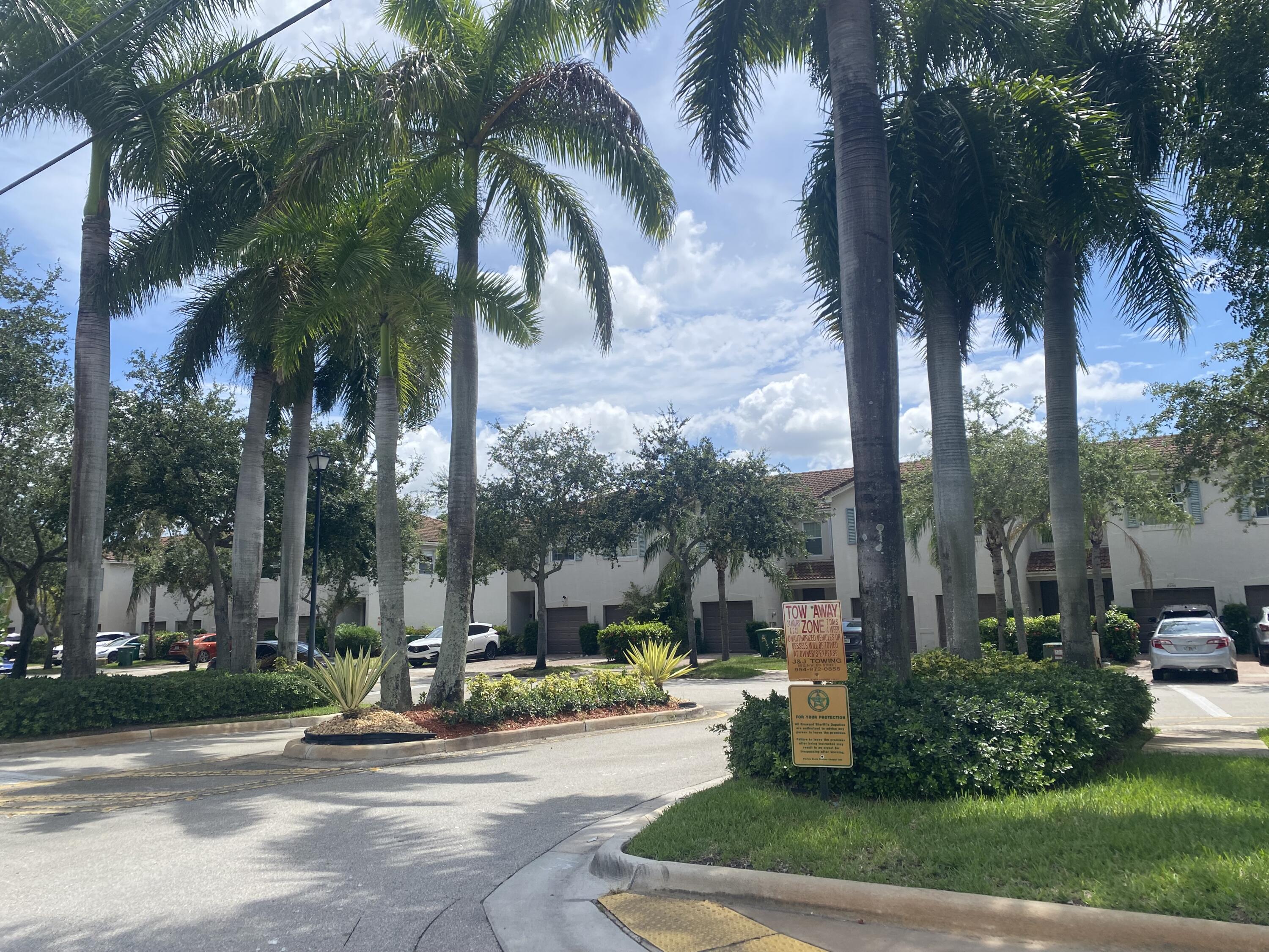 Foto de propiedad en 8214 Prestige Commons Drive 8214, Tamarac, FL 33321 Tamarac con MLS# 