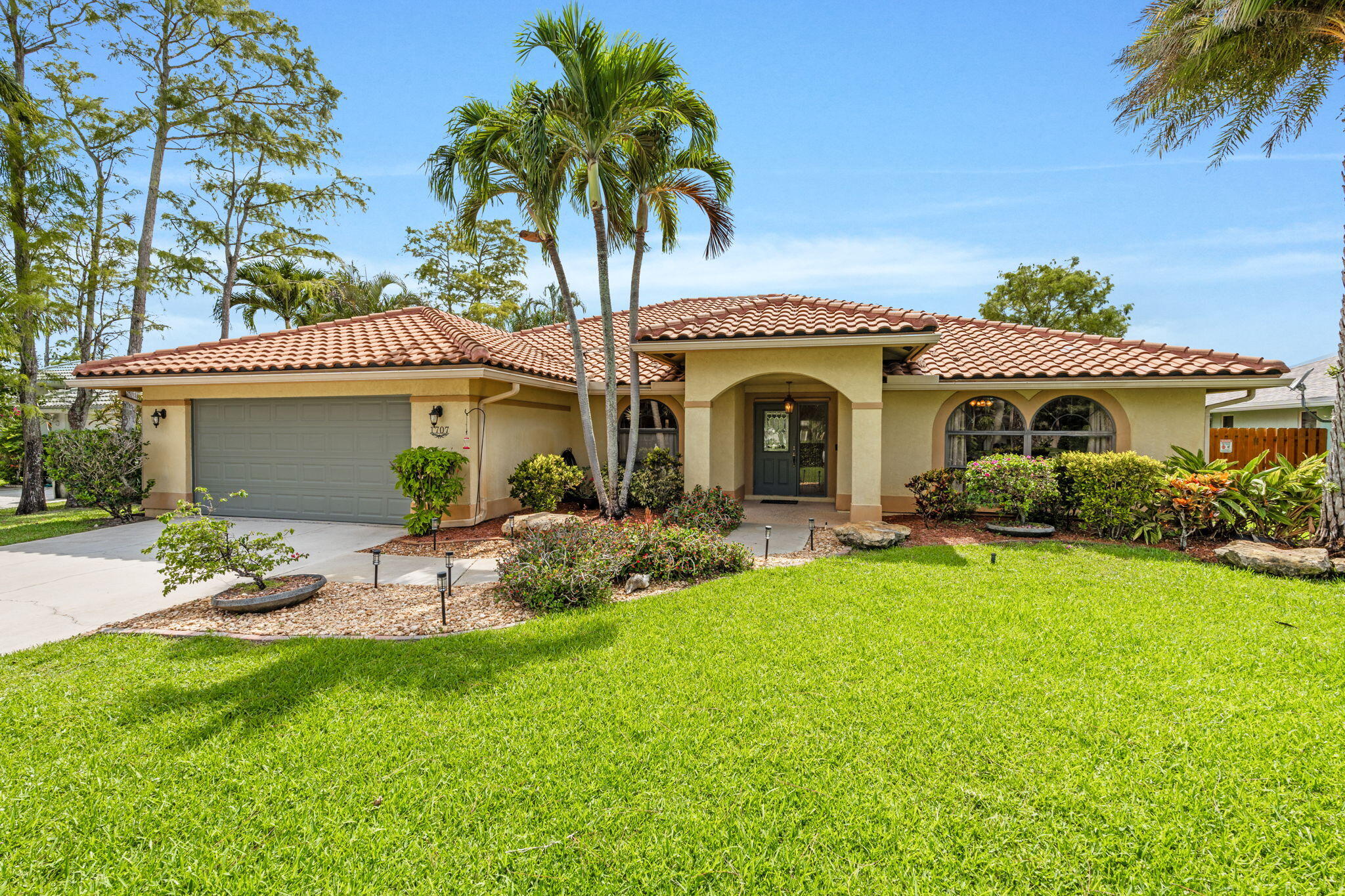 Foto de propiedad en 1707 Primrose Lane, Wellington, FL 33414 Wellington con MLS# 