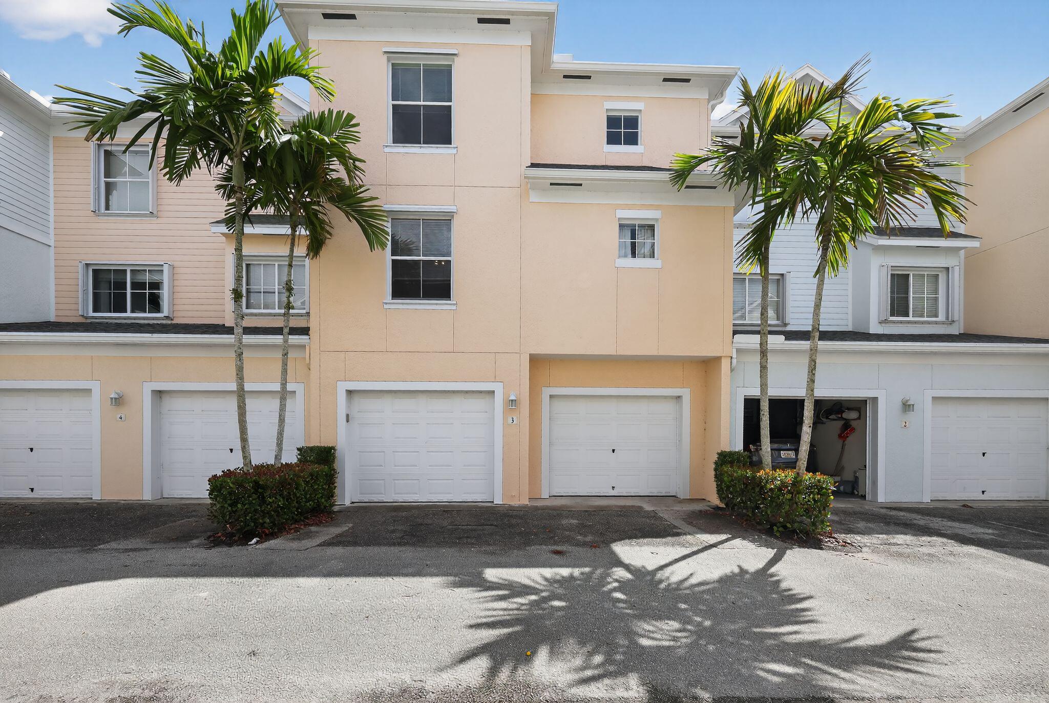 Foto de propiedad en 156 Aragon Way, Jupiter, FL 33458 Jupiter con MLS# 