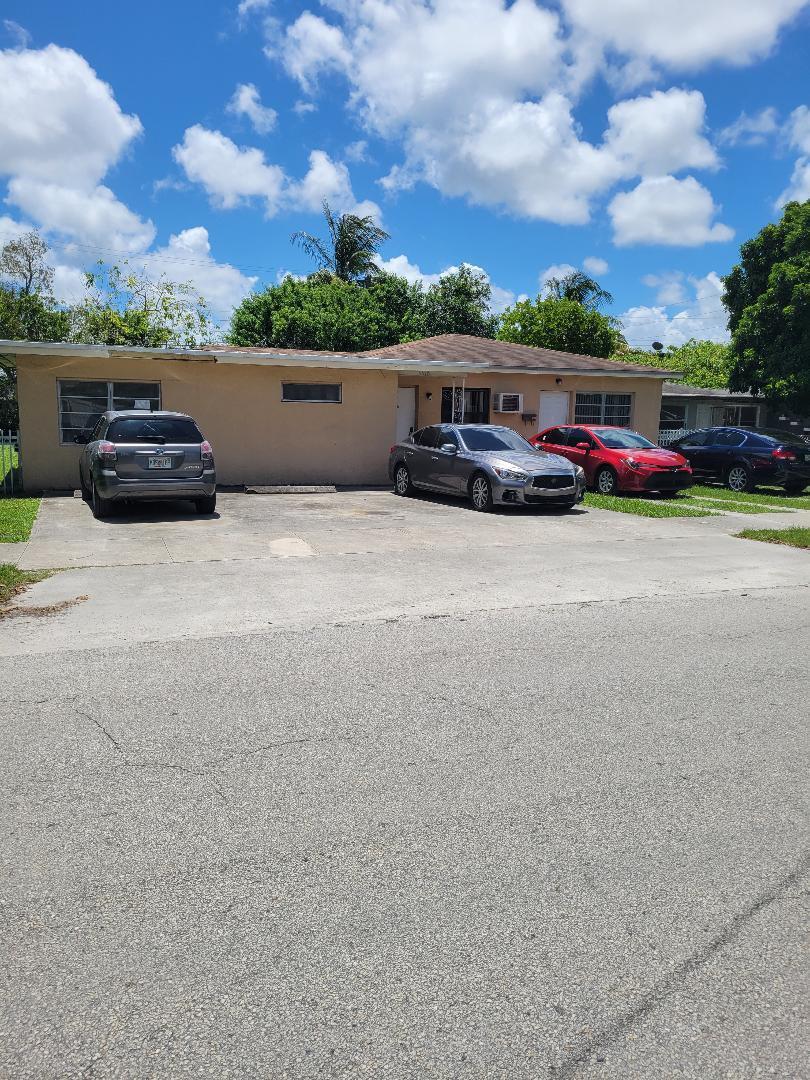 Foto de propiedad en 5918 N Wiley Street A-b, Hollywood, FL 33023 Hollywood con MLS# 