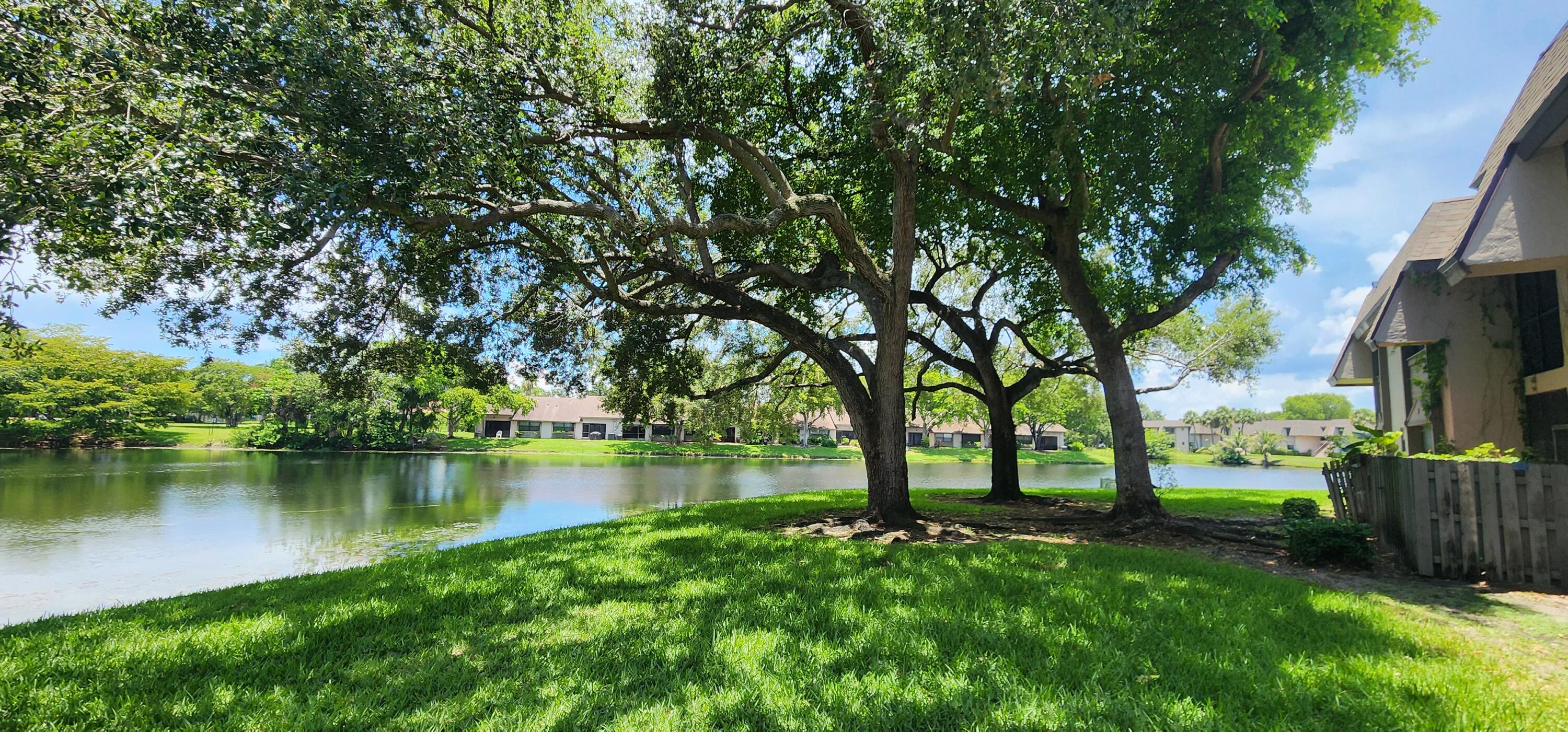 Foto de propiedad en 3575 NW 94th Avenue 8d, Sunrise, FL 33351 Sunrise con MLS# 