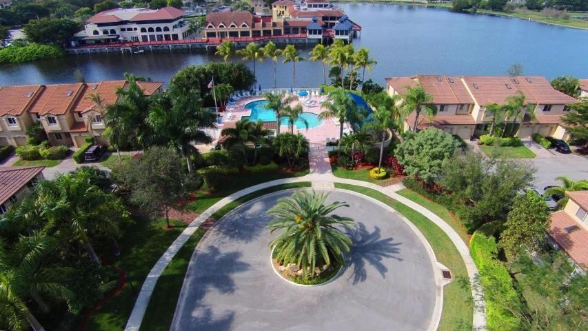 Foto de propiedad en 6584 Via Regina, Boca Raton, FL 33433 Boca Raton con MLS# 