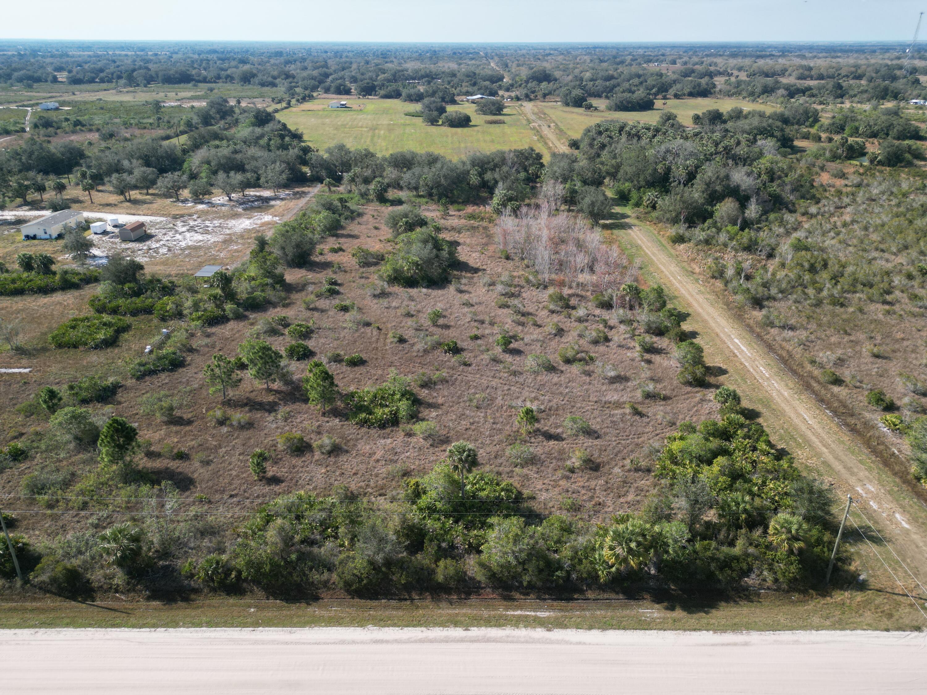 Foto de propiedad en 16010 NW 278th Street, Okeechobee, FL 34972 Okeechobee con MLS# 