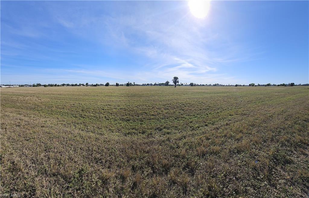 Foto de propiedad en 2016 NE 17th Terrace, Cape Coral, FL 33909 Cape Coral con MLS# 