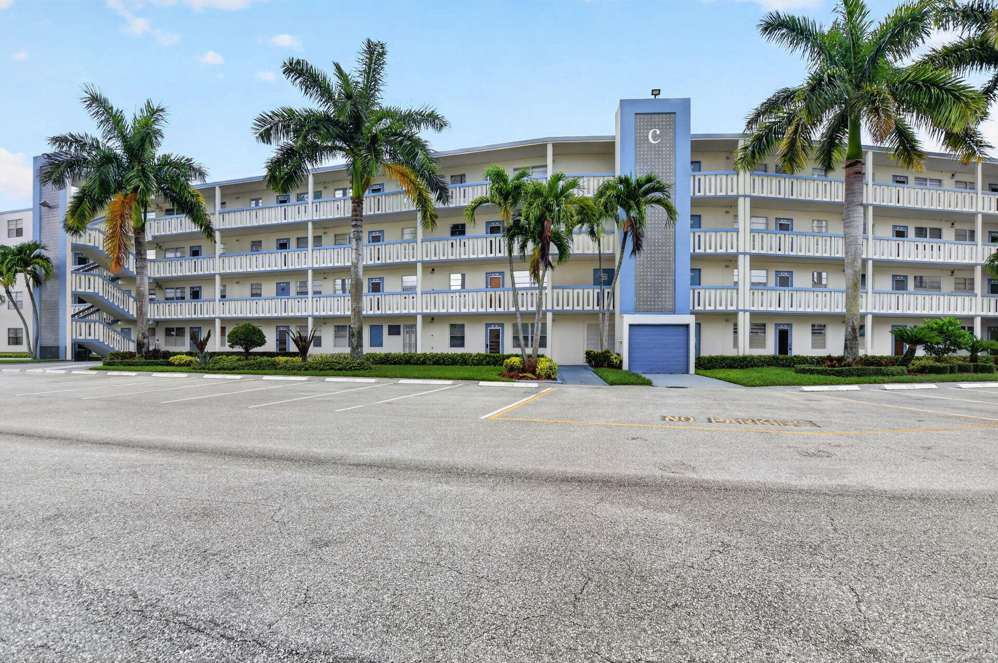 Foto de propiedad en 3057 Yarmouth C, Boca Raton, FL 33434 Boca Raton con MLS# 